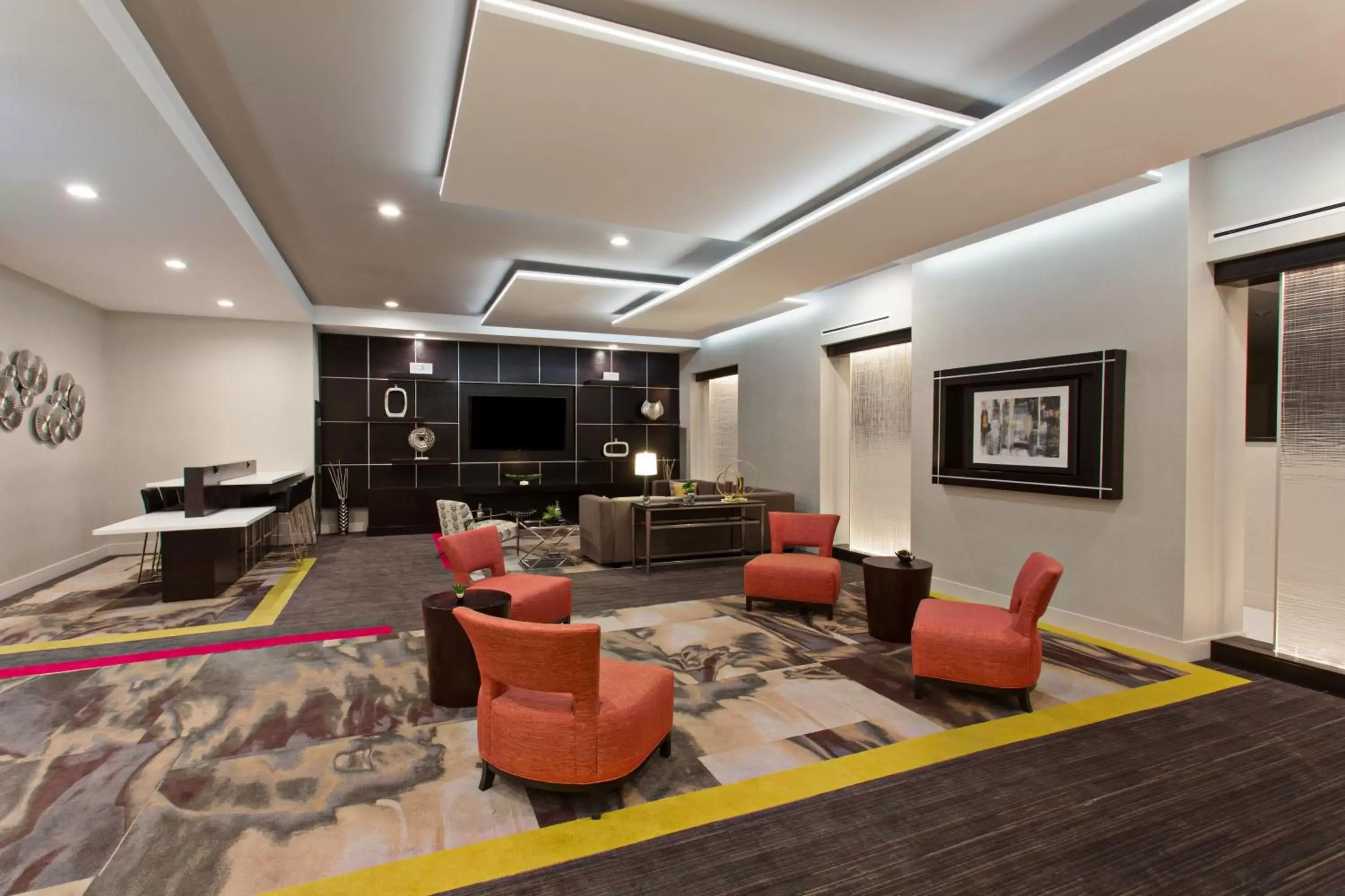 Lobby or reception, Seating Area in Holiday Inn Express & Suites Anaheim Resort Area, an IHG Hotel