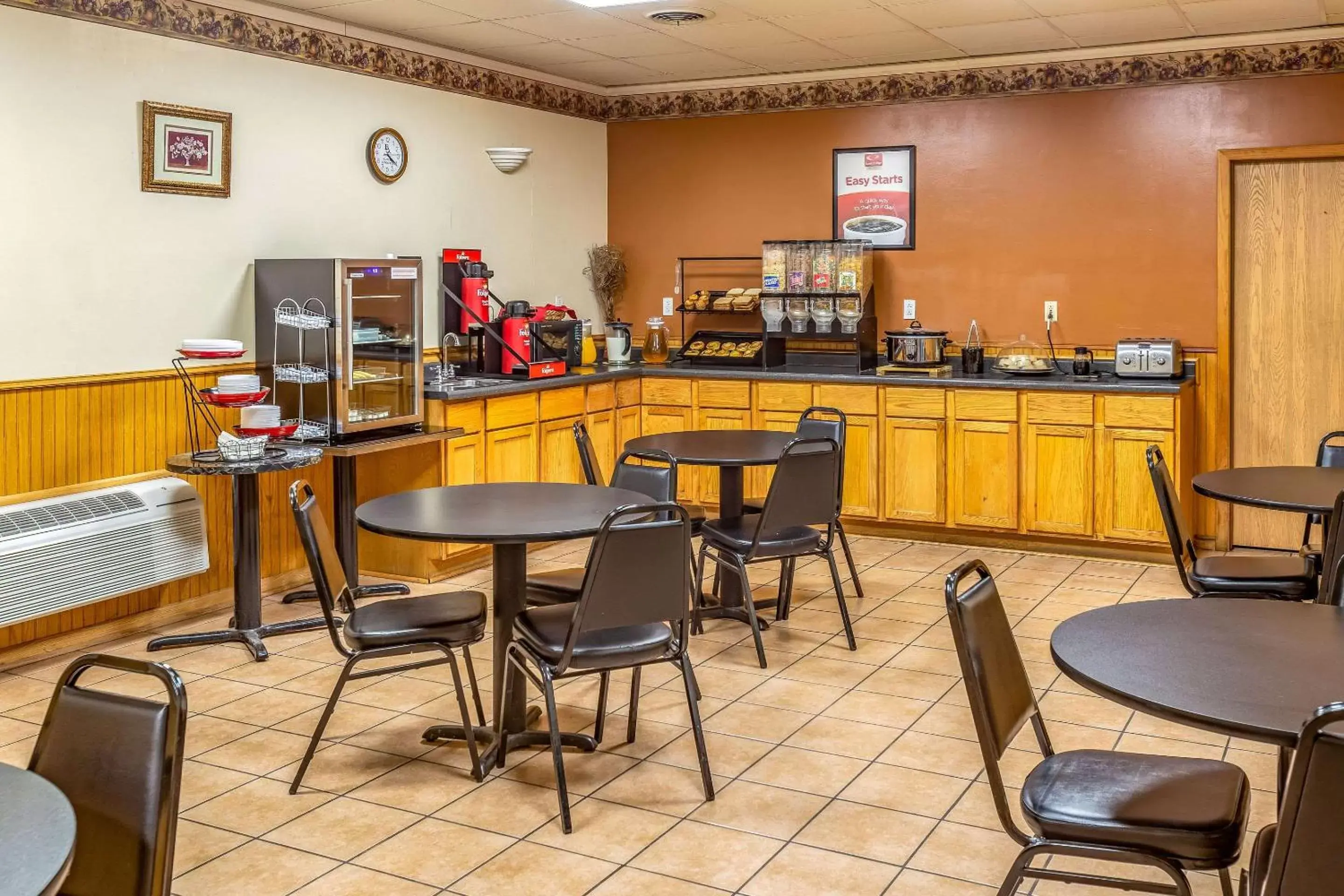 Restaurant/places to eat in Econo Lodge Inn & Suites Newton Restaurant/places to eat in Econo Lodge Inn & Suites Newton