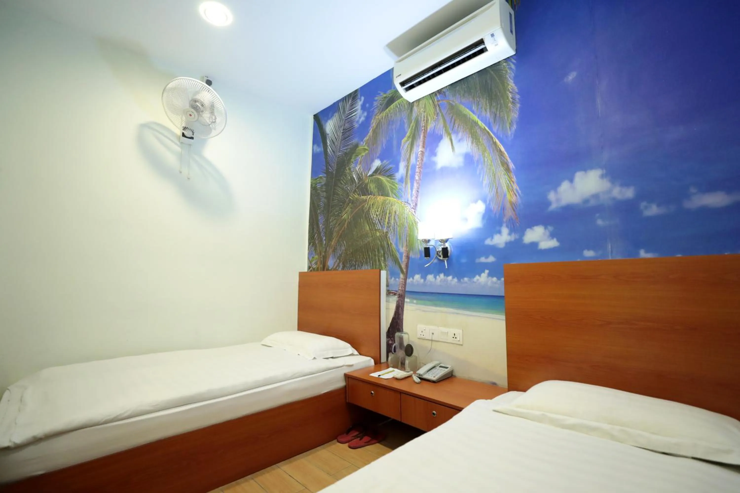 Standard Twin Room in Rain Forest Hotel