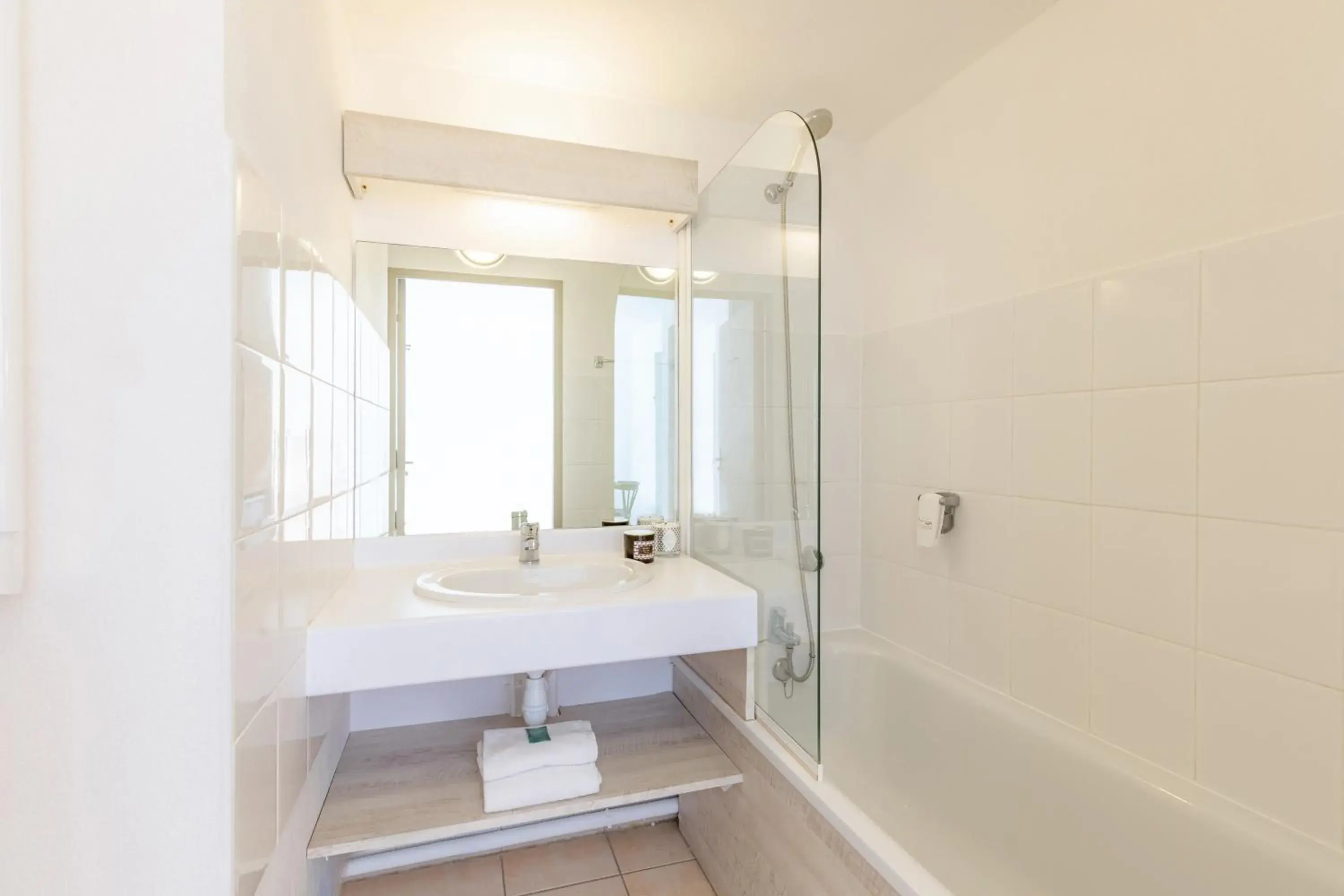 Bathroom in Appart'City Aix en Provence - La Duranne