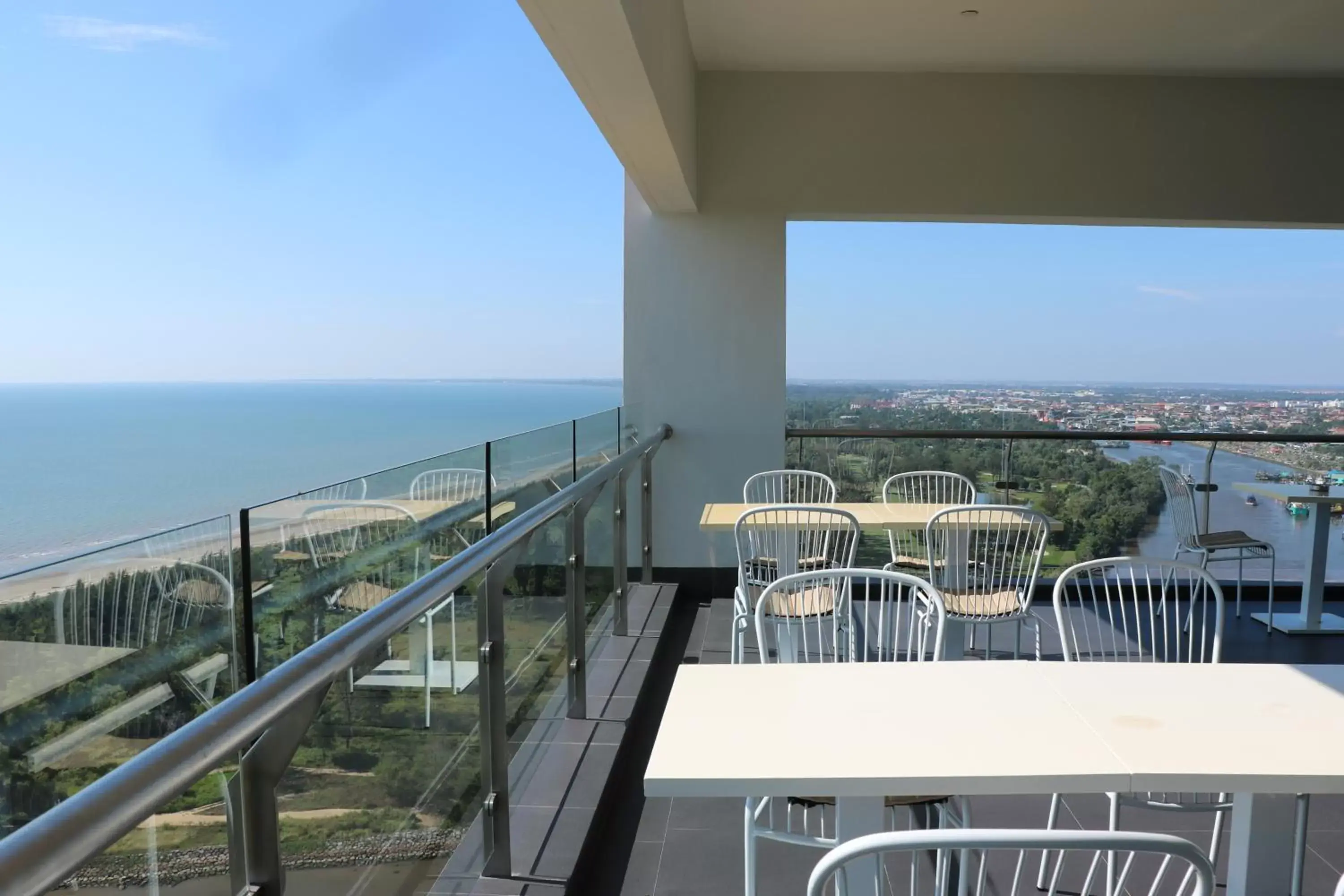 On site, Balcony/Terrace in Pullman Miri Waterfront