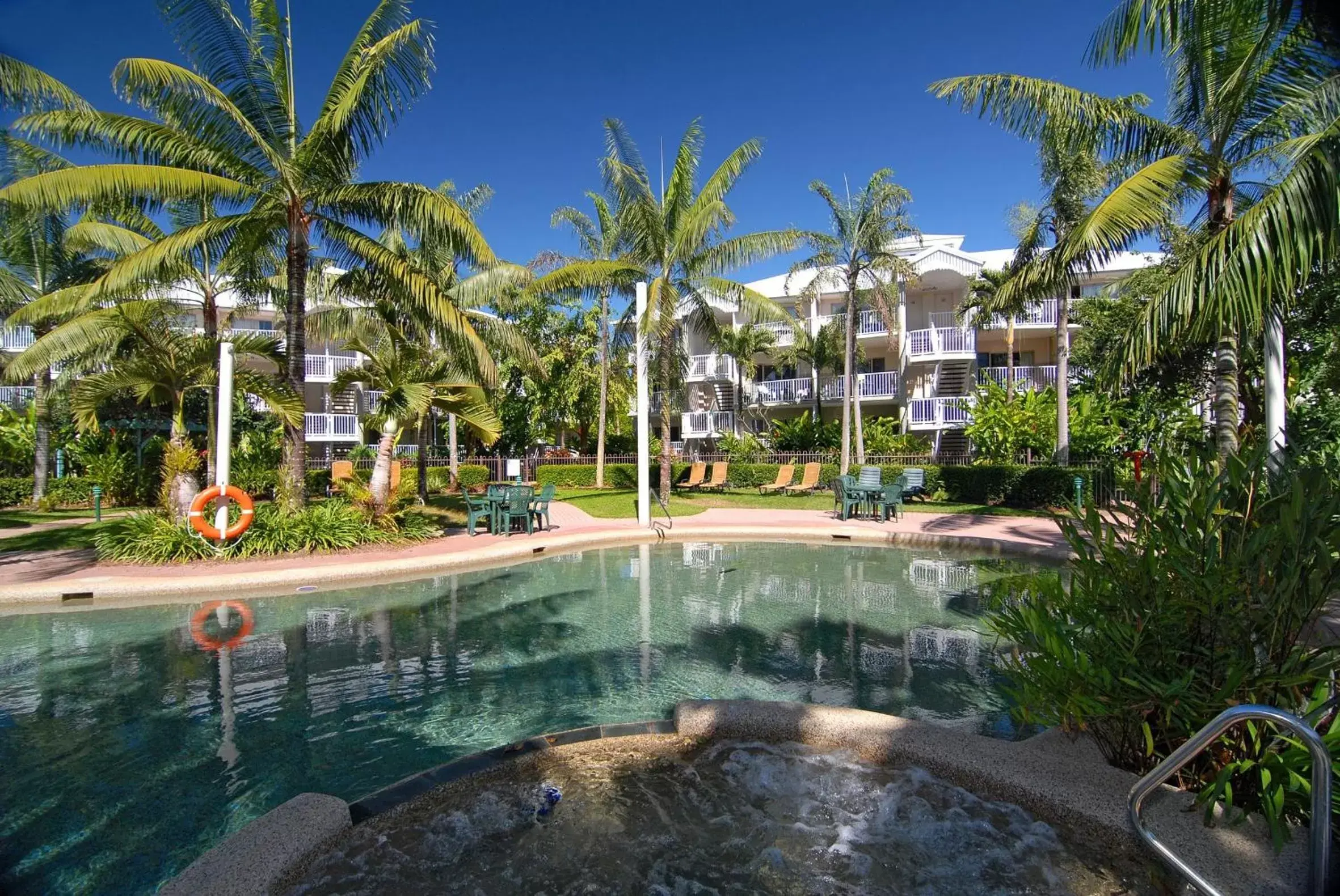 Garden, Swimming Pool in Cairns Beach Resort