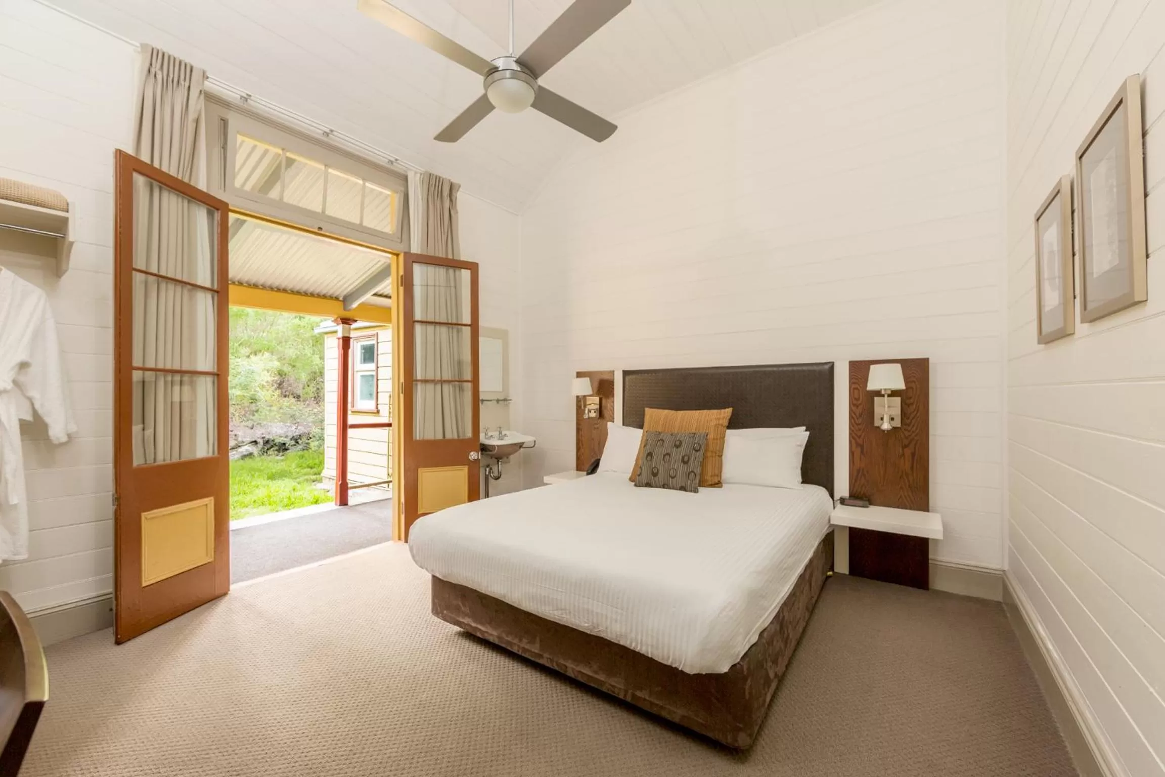 Day, Bed in Q Station