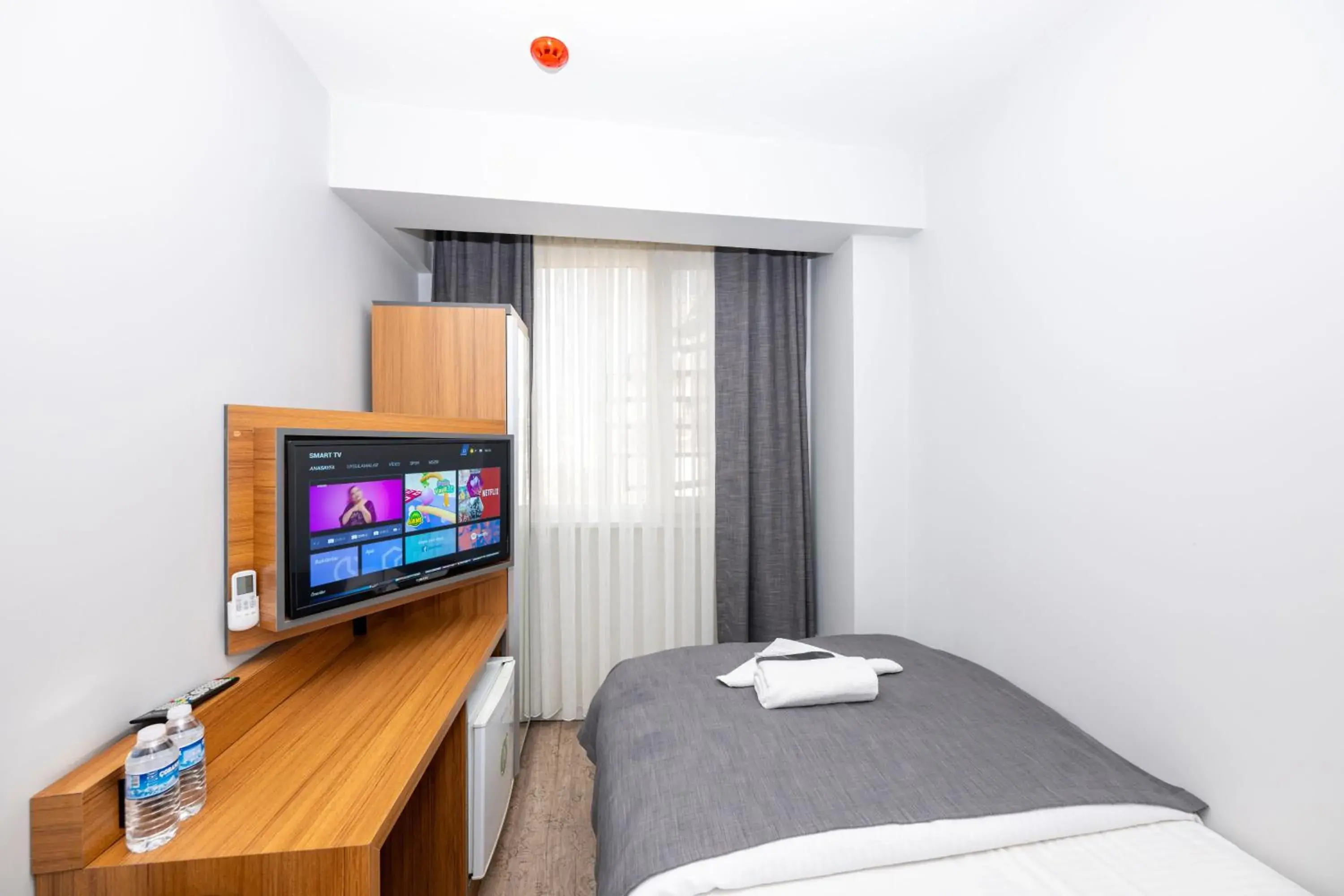 TV and multimedia, TV/Entertainment Center in Mayza Otel