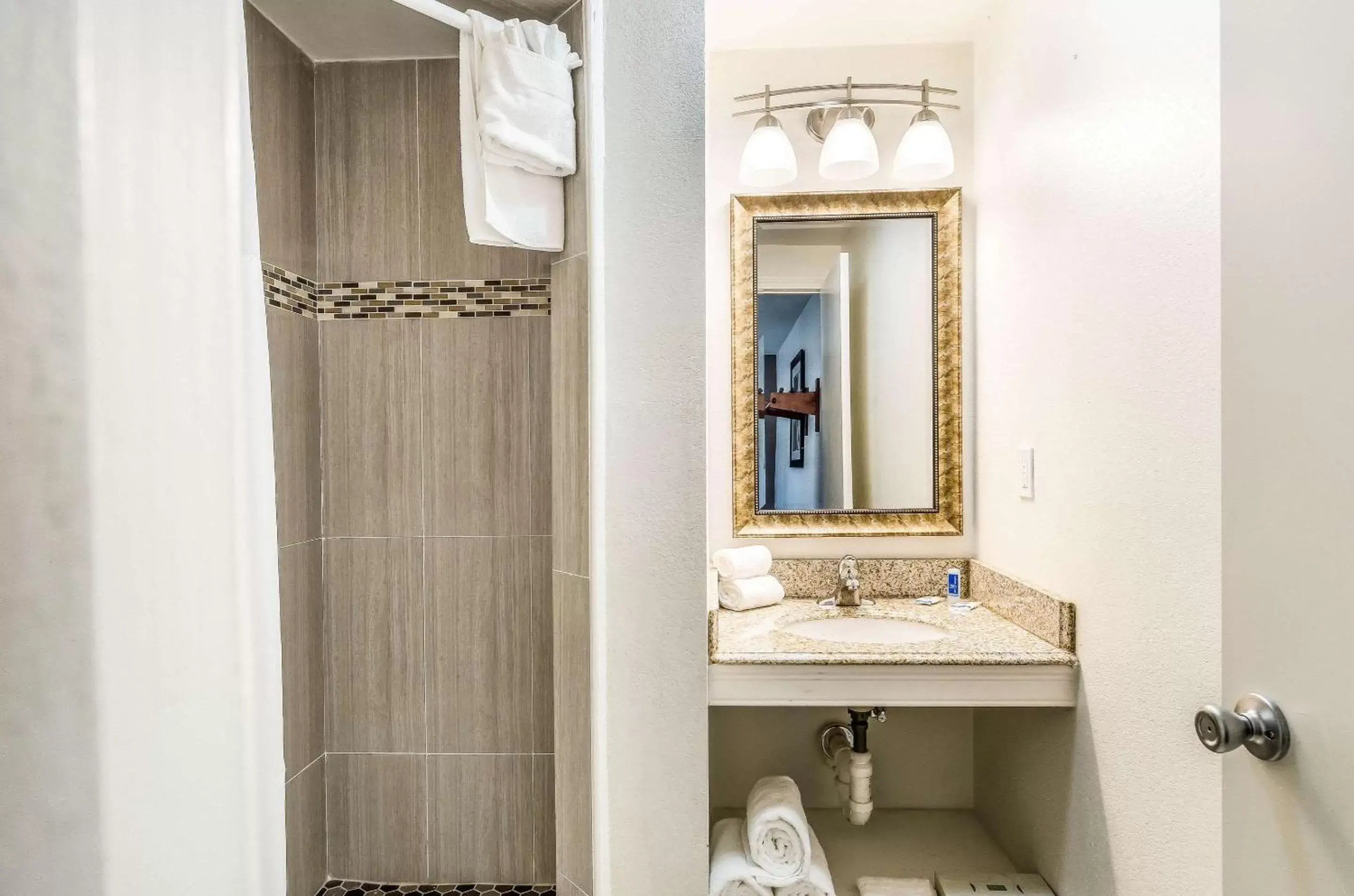 Photo of the whole room, Bathroom in Rodeway Inn Middleboro-Plymouth