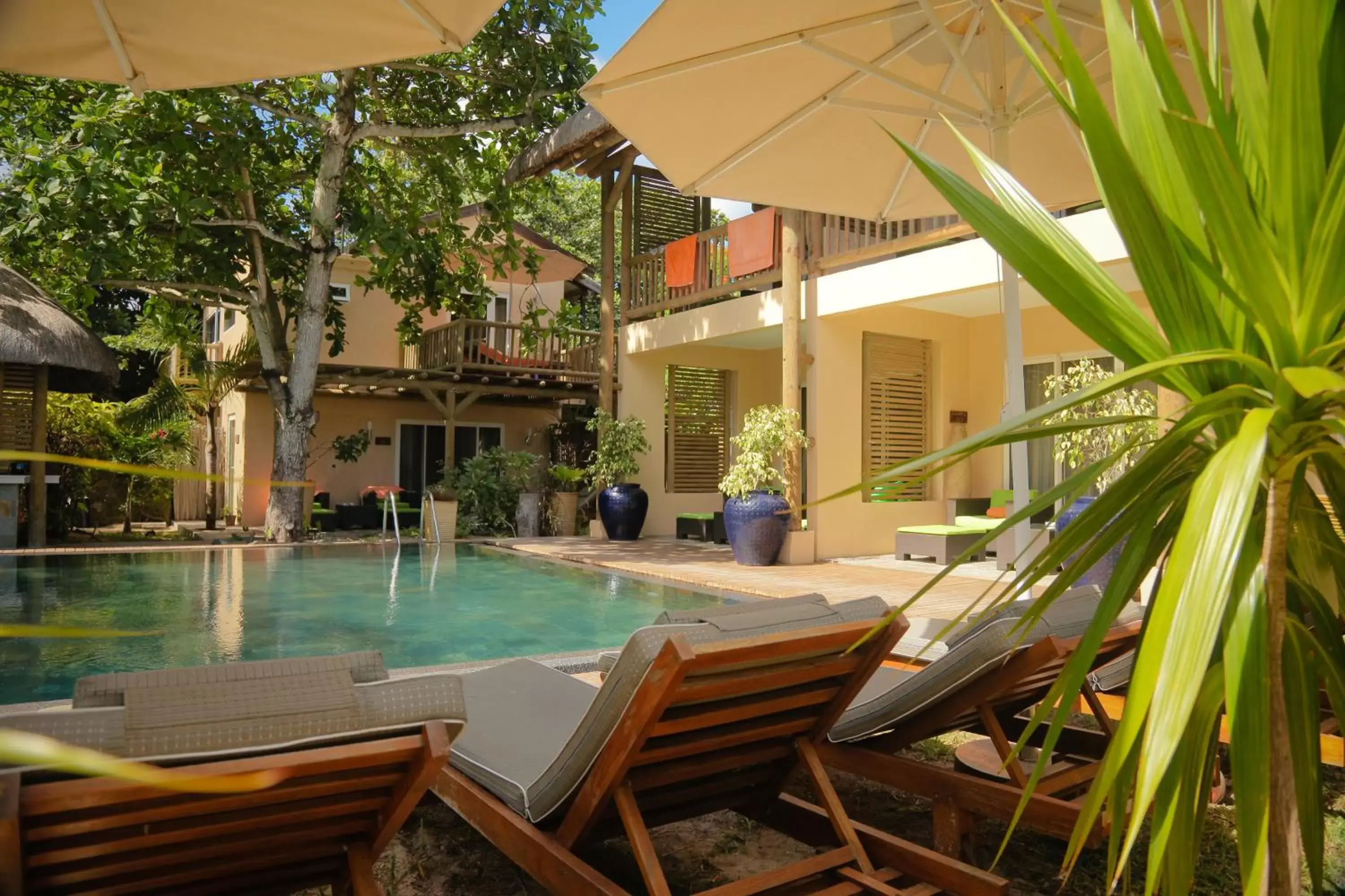 Balcony/Terrace, Swimming Pool in Ocean Villas Hotel