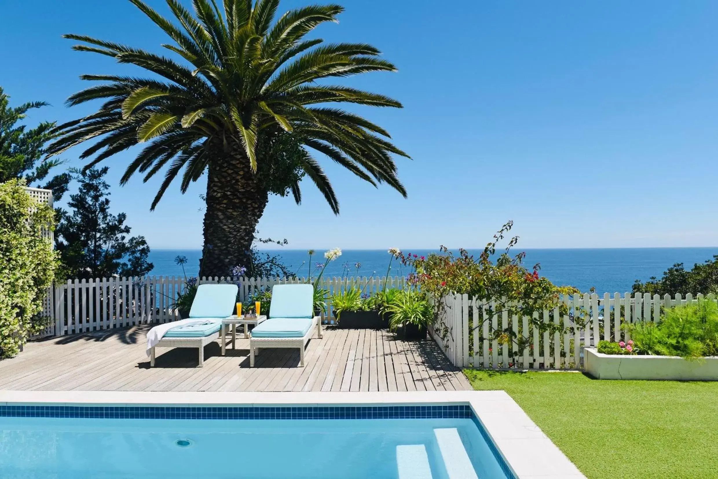 Garden view, Swimming Pool in The Clarendon - Bantry Bay