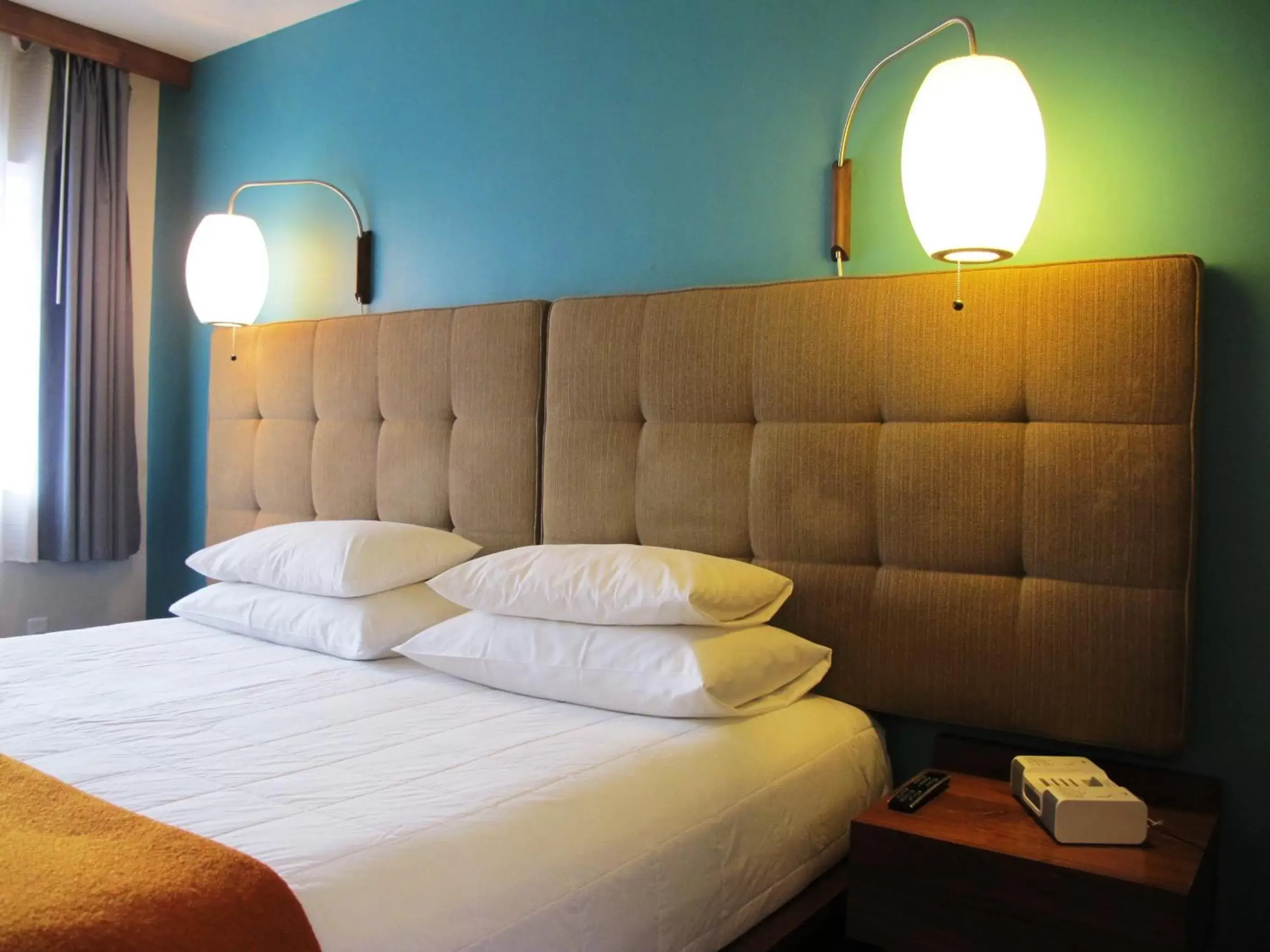 Queen Room in Modern Hotel Queen Room in Modern Hotel