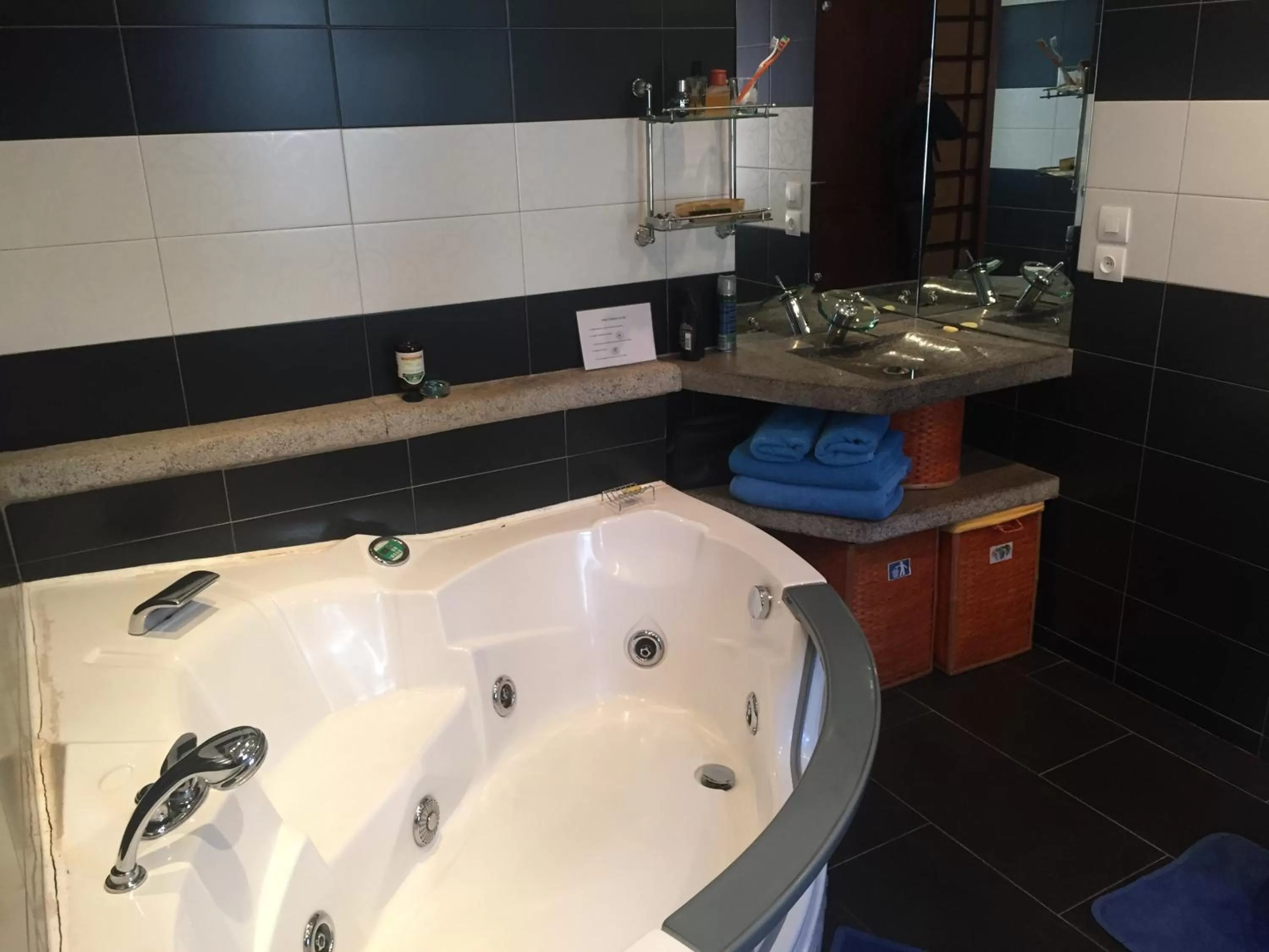 Bathroom in Belvedere Hotel