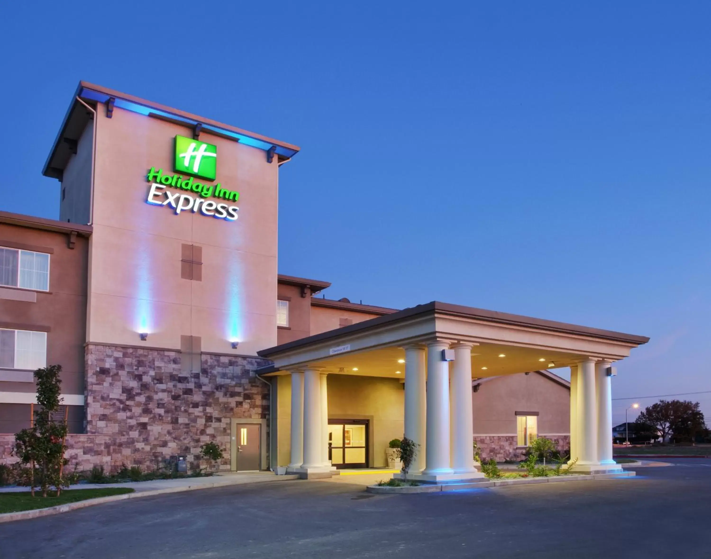 Property Building in Holiday Inn Express Lodi, an IHG Hotel