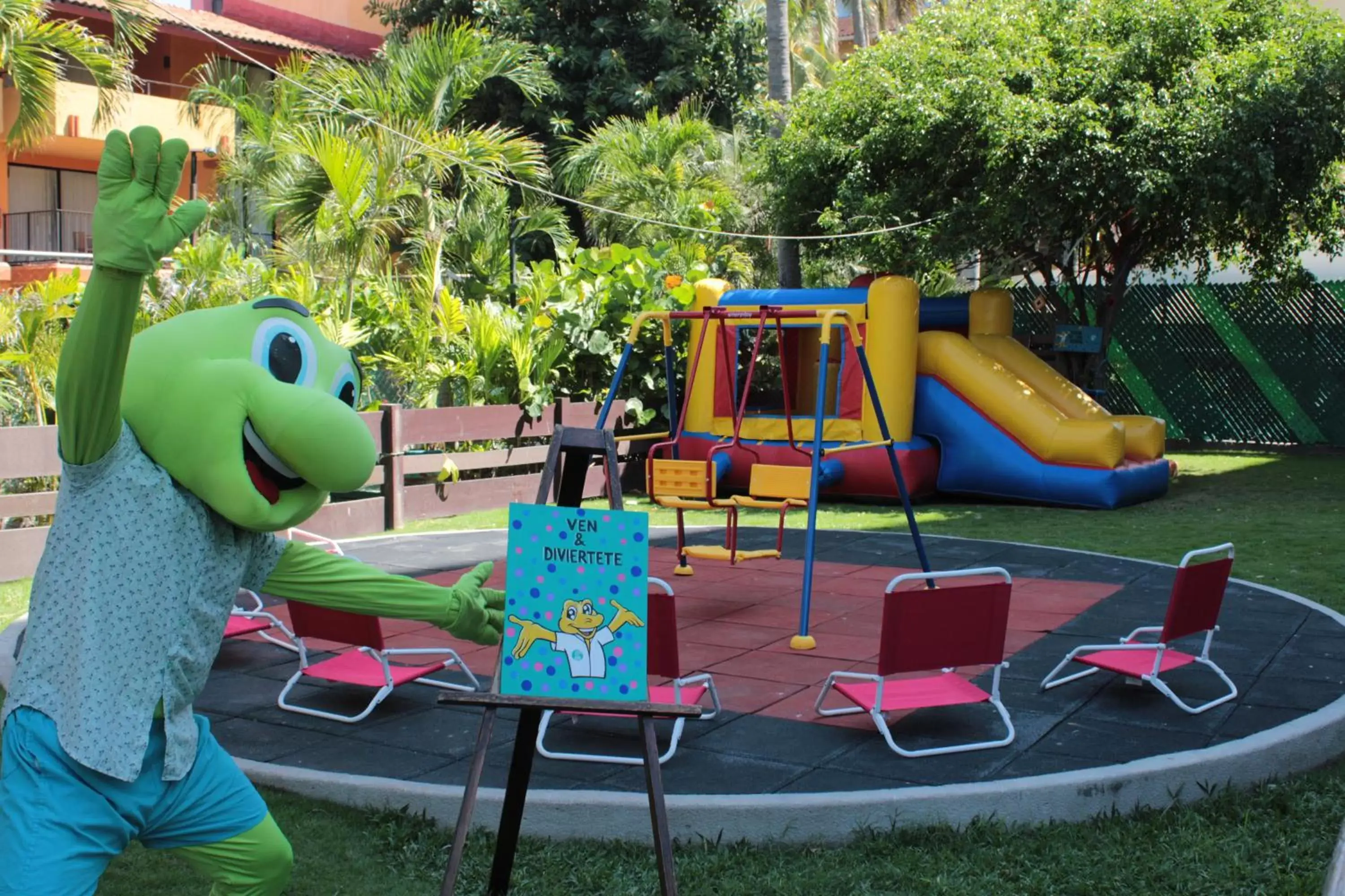 Kids's club, Children's Play Area in Fontan Ixtapa