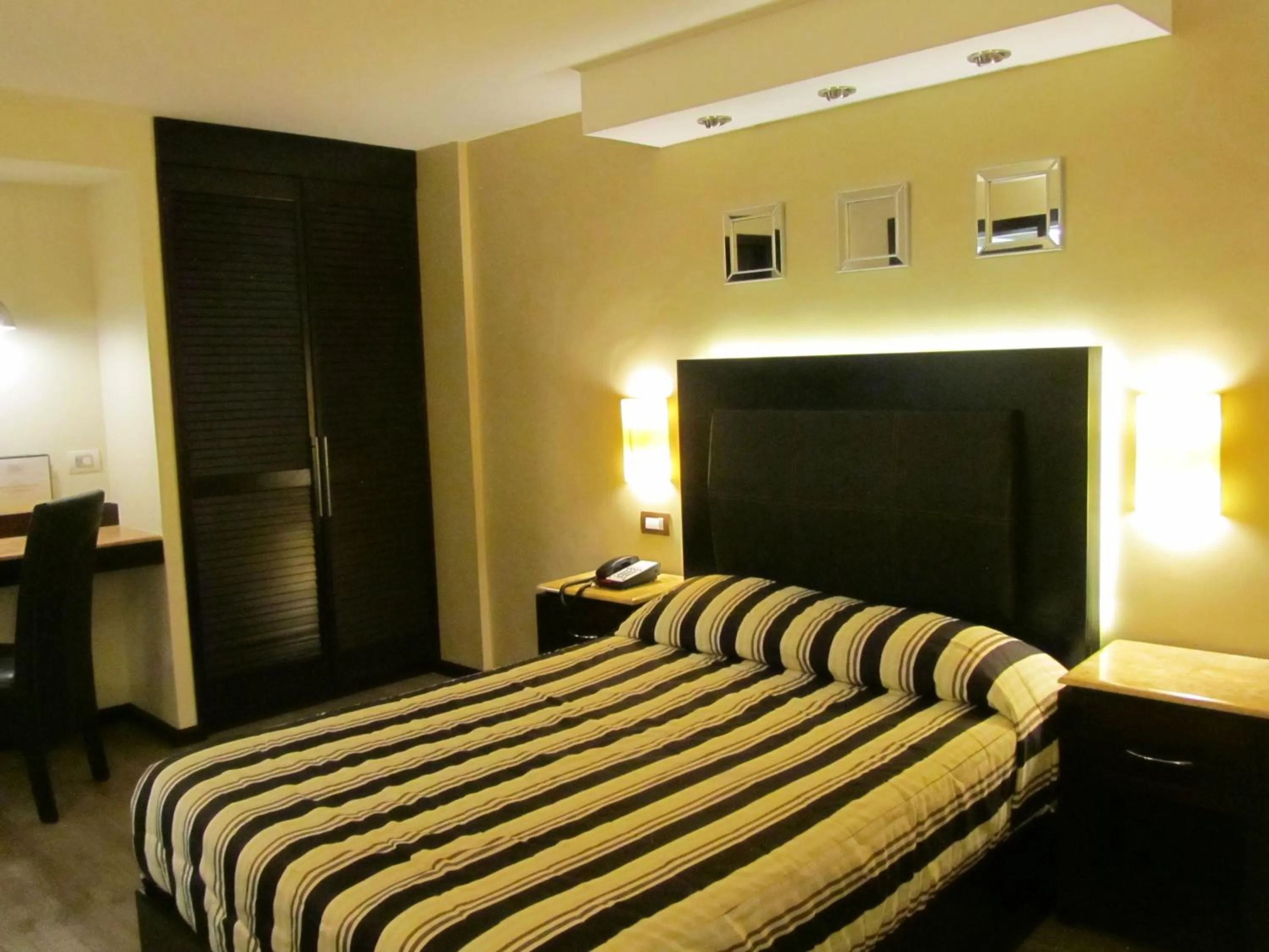 Bed in Hotel Colonial