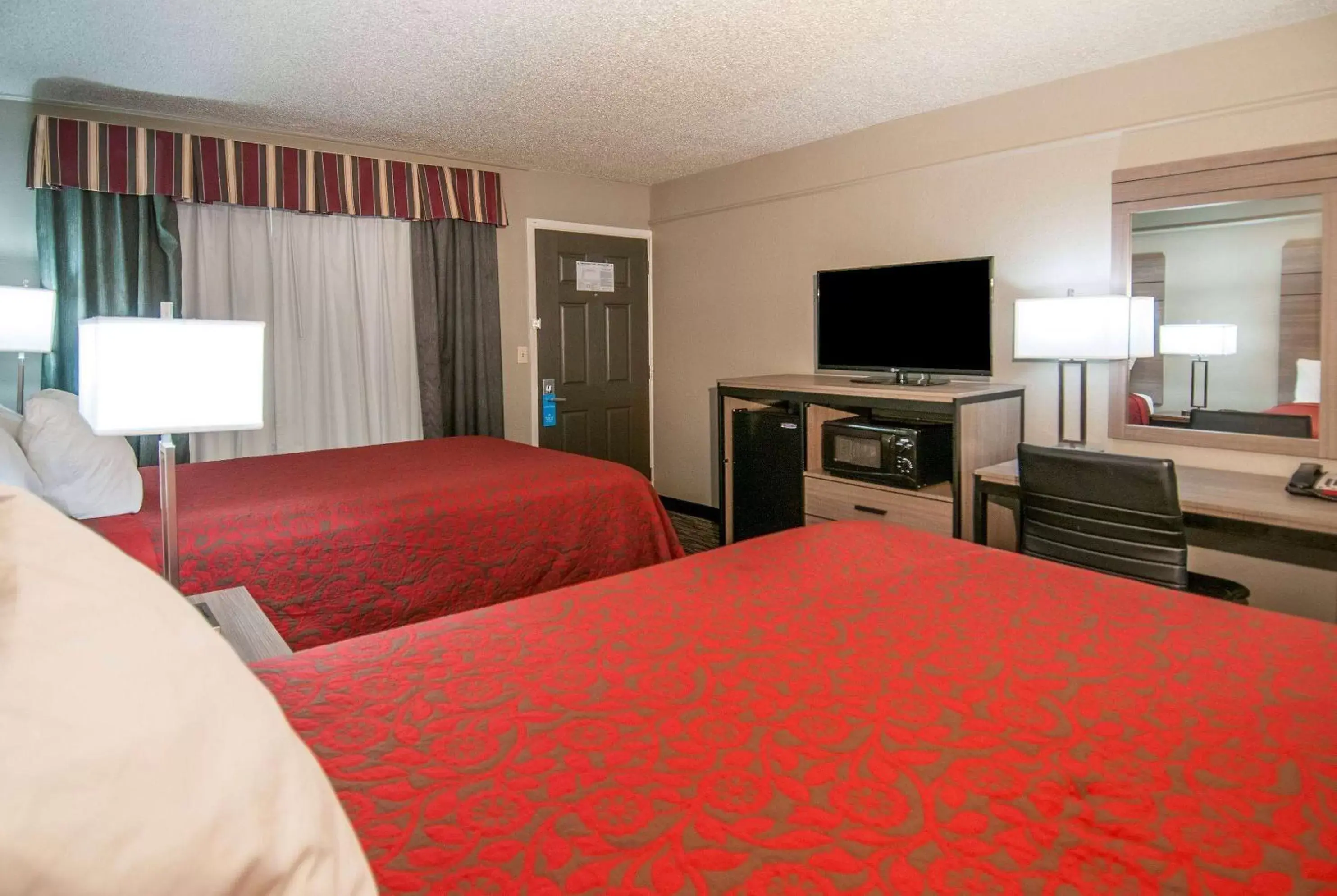 Photo of the whole room, Bed in Days Inn by Wyndham N.W. Medical Center