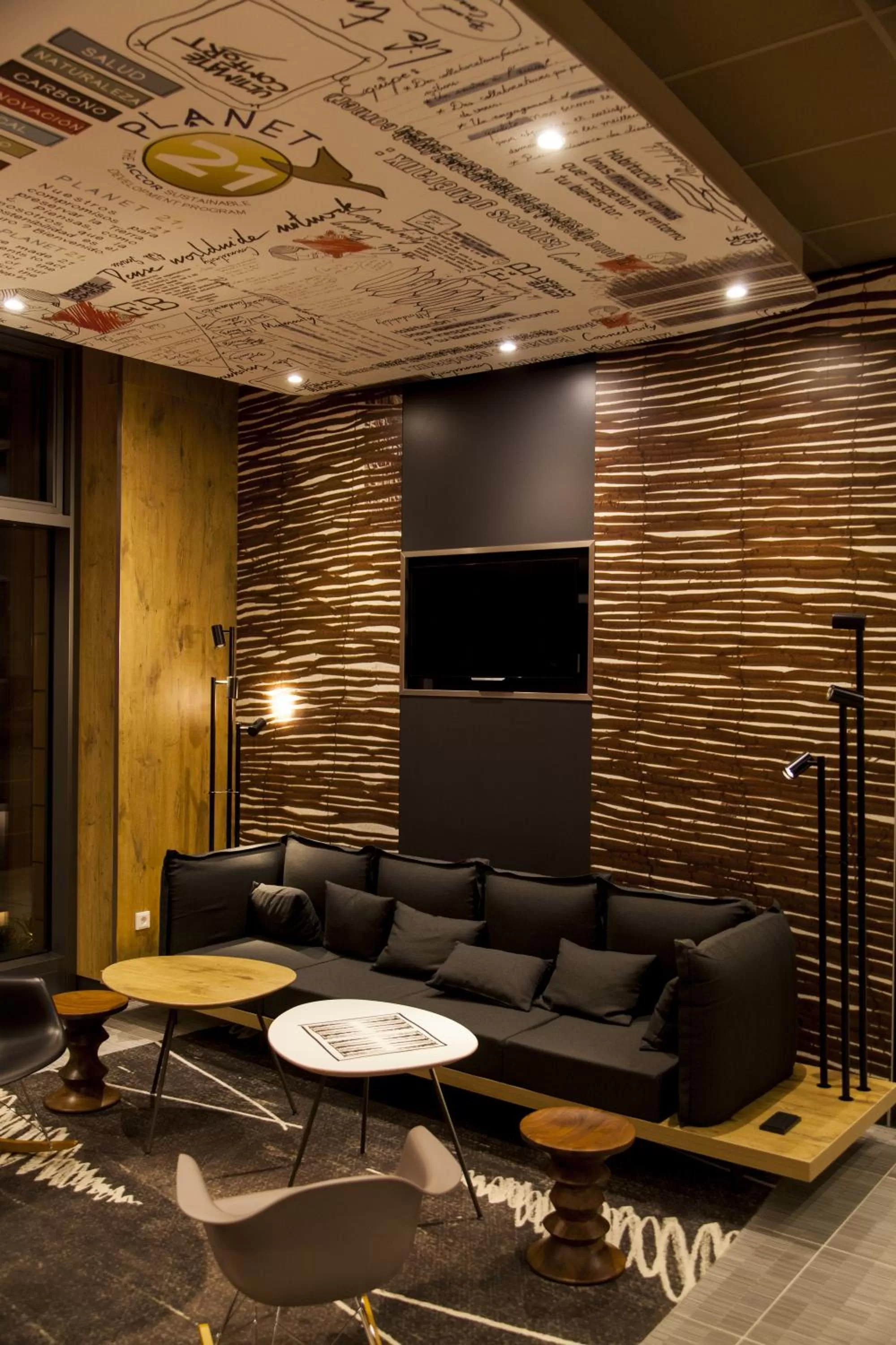 Lobby or reception in Ibis München City Arnulfpark