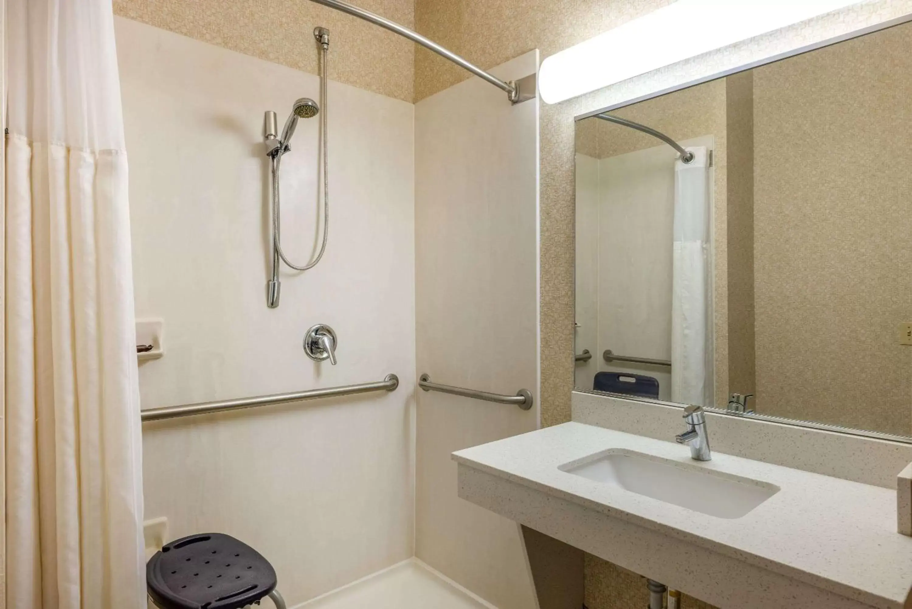 Shower, Bathroom in Wingate by Wyndham Gillette near CAM-PLEX