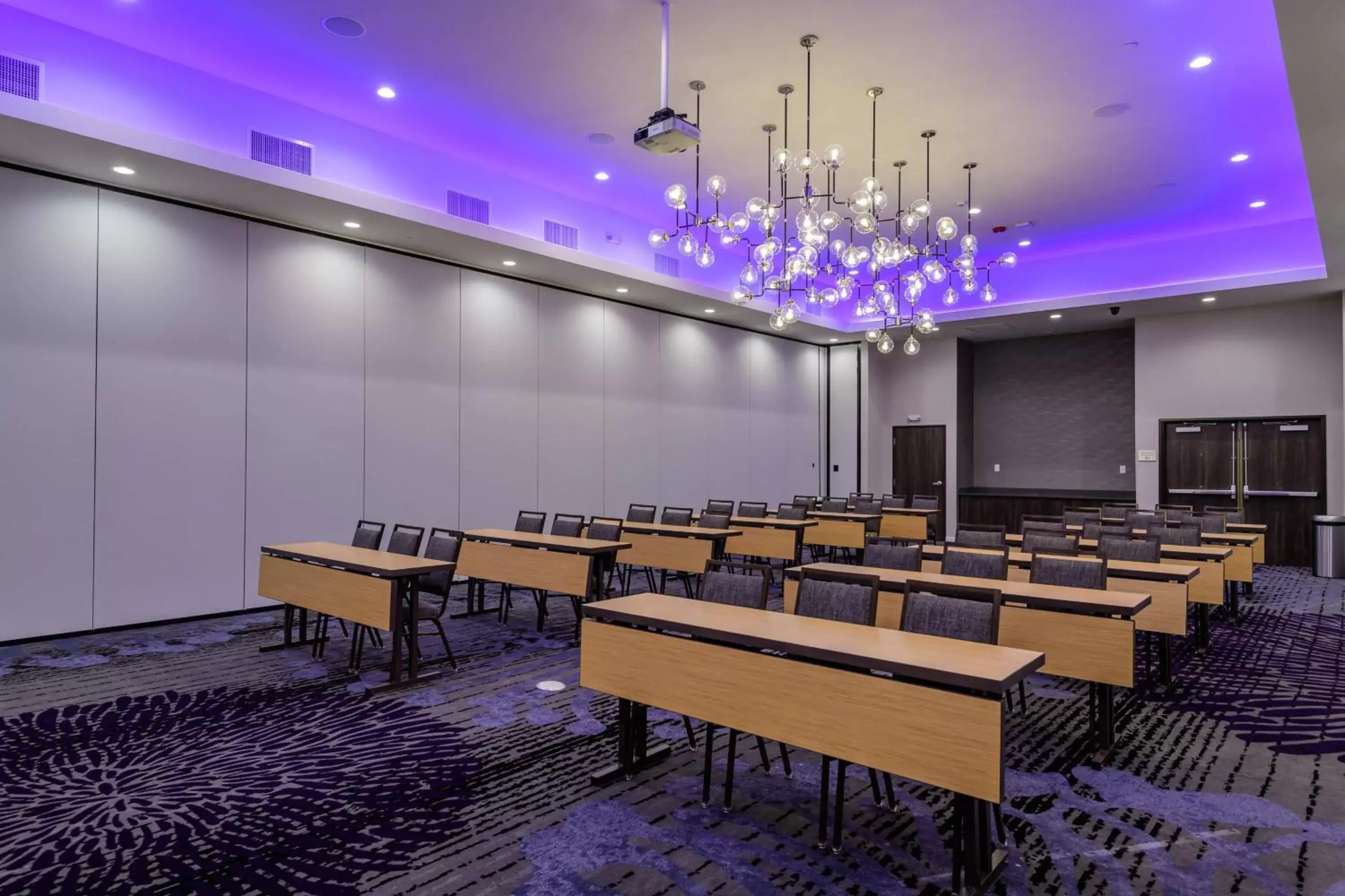 Meeting/conference room in Courtyard by Marriott Lake Jackson