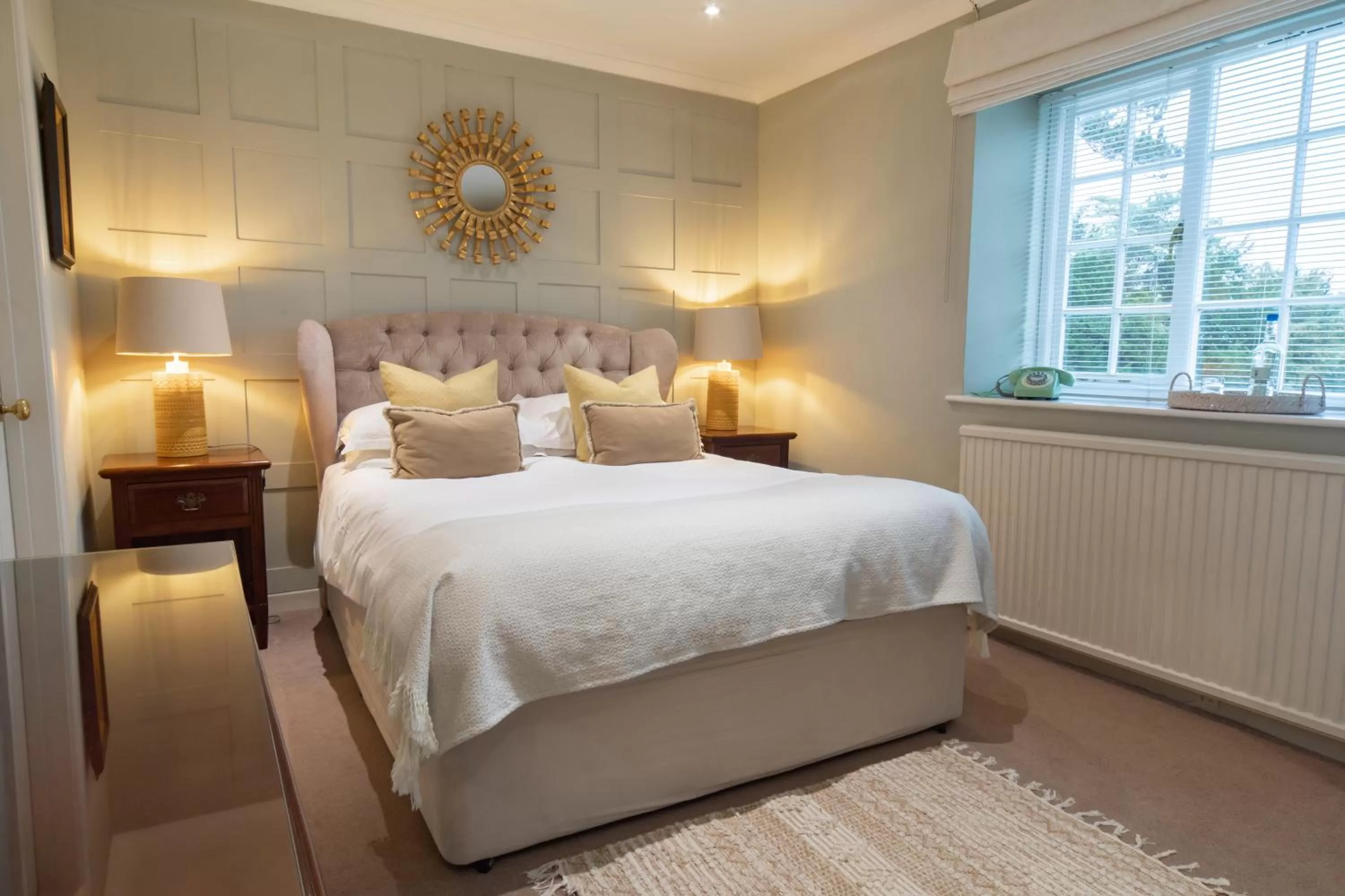 Bedroom, Bed in Burleigh Court Hotel