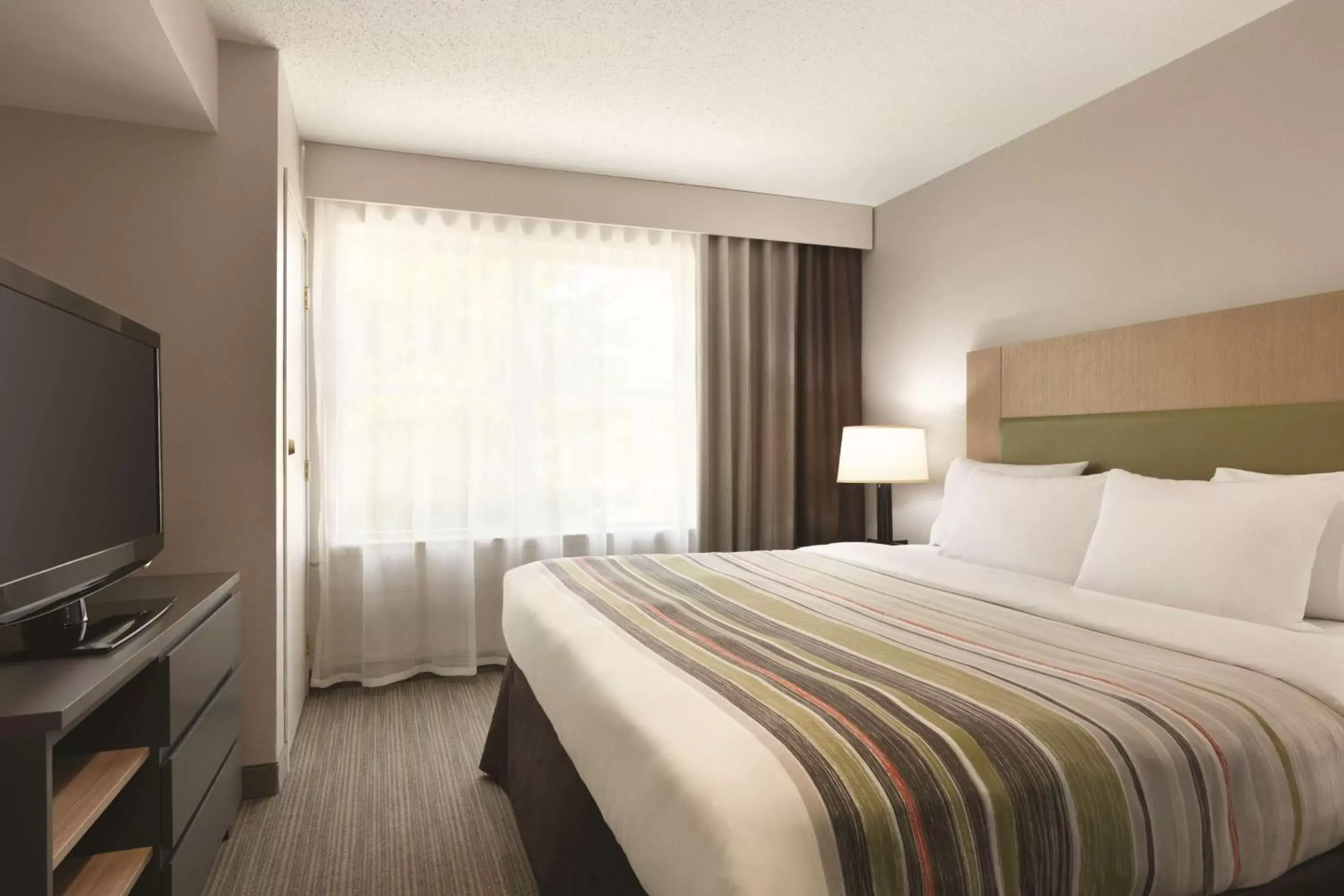 Photo of the whole room, Bed in Country Inn & Suites by Radisson, Washington, D.C. East - Capitol Heights, MD