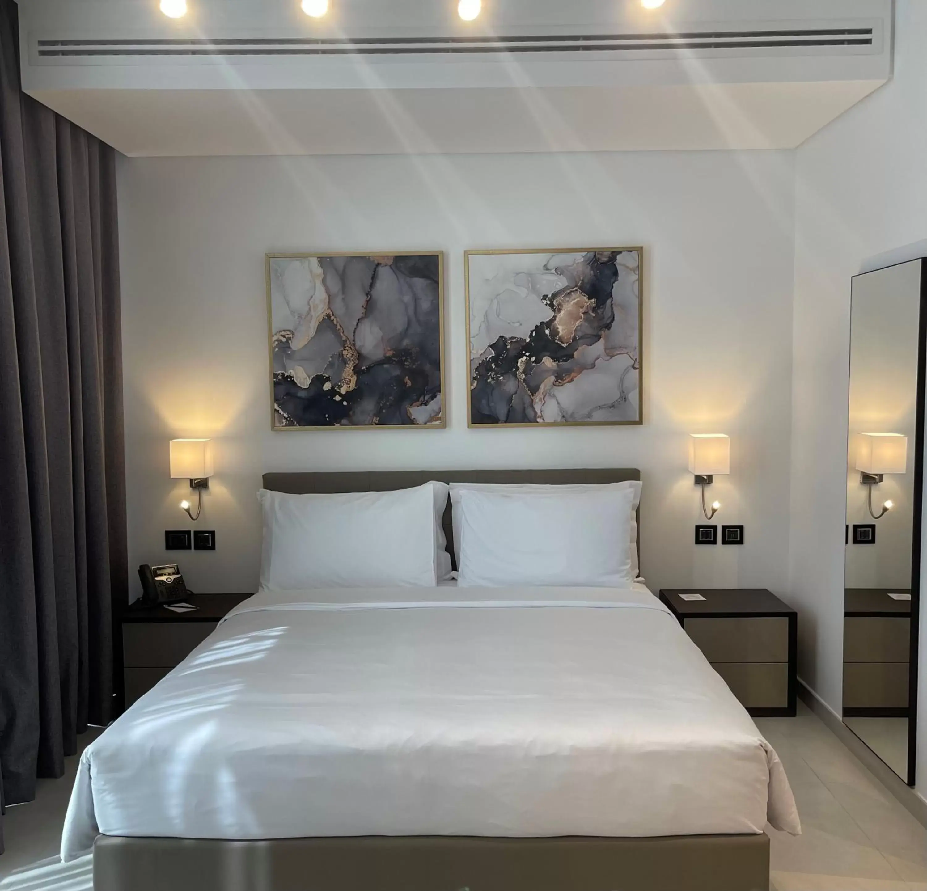 Bedroom, Bed in Swiss-Belinn Sharq, Kuwait Bedroom, Bed in Swiss-Belinn Sharq, Kuwait