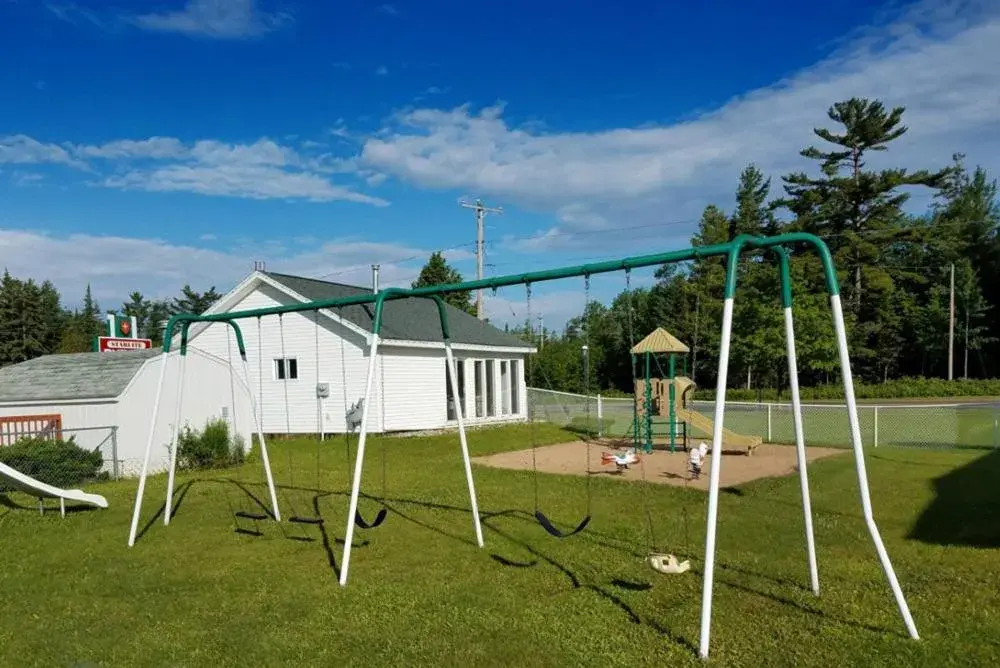 Children's Play Area in Starlite Budget Inn