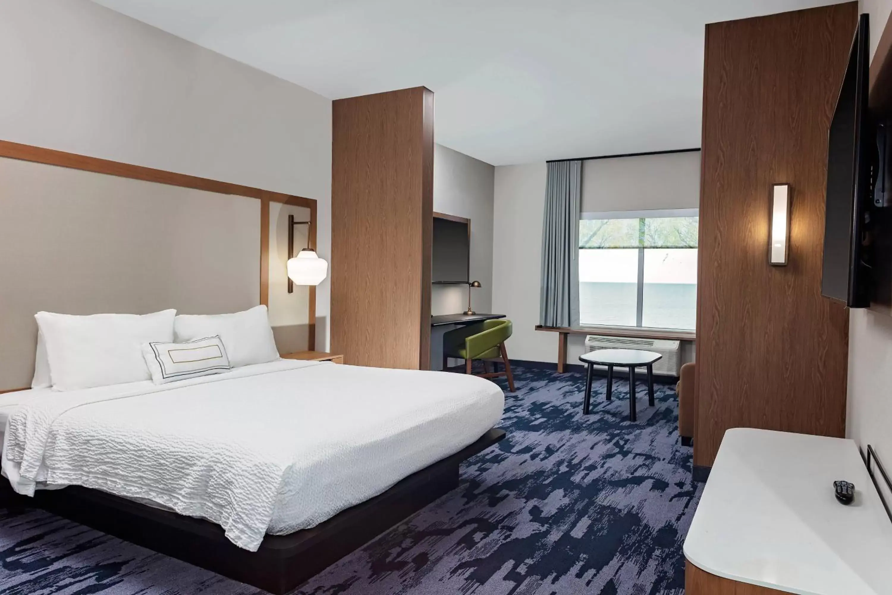 Photo of the whole room, Bed in Fairfield by Marriott Port Clinton Waterfront