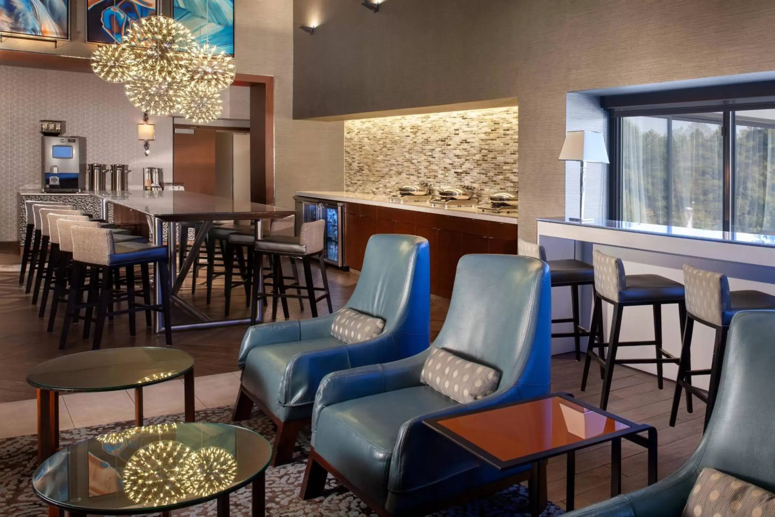 Lounge or bar in Marriott Raleigh Durham Research Triangle Park