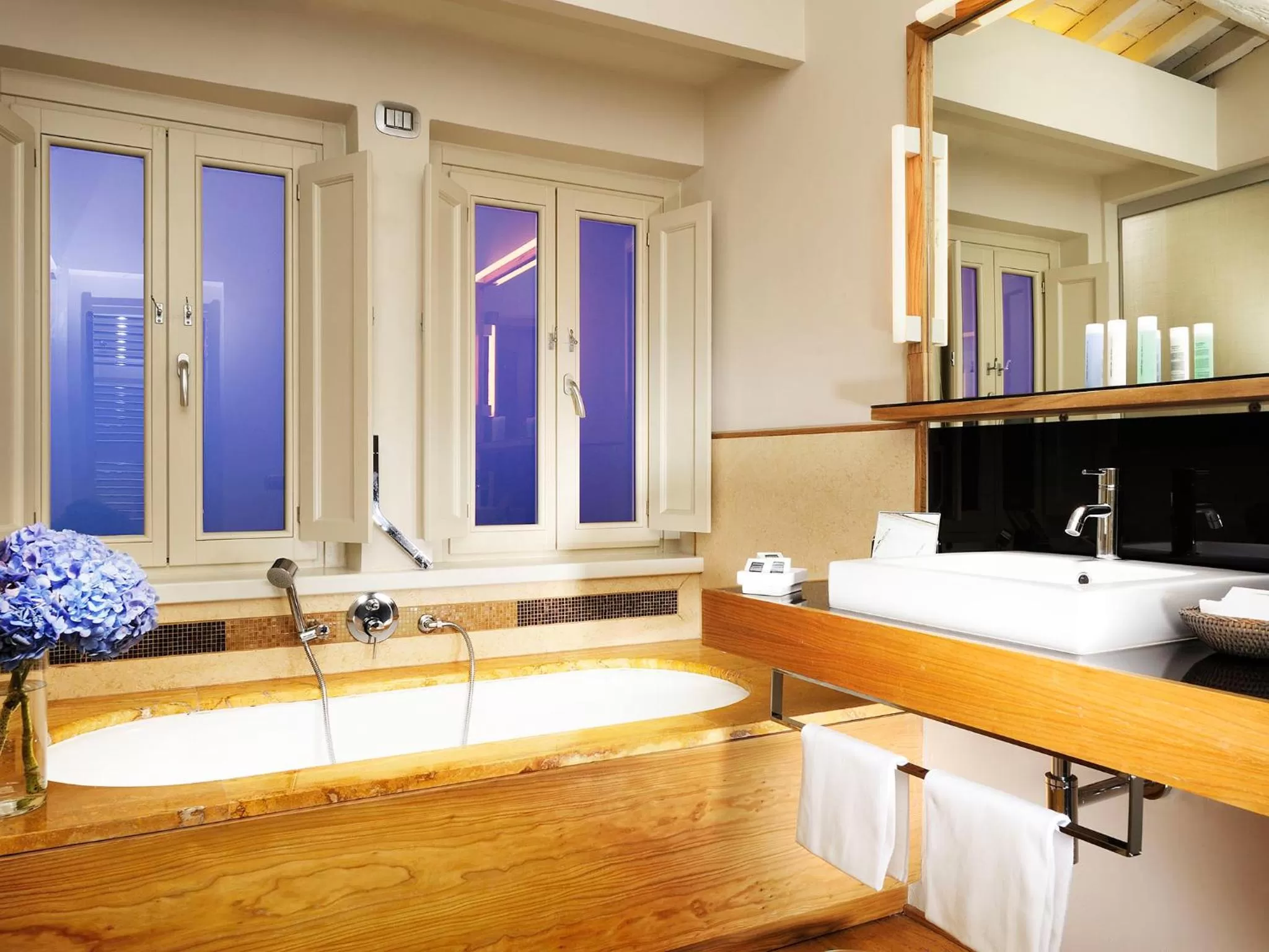 Bathroom in Mario De' Fiori 37