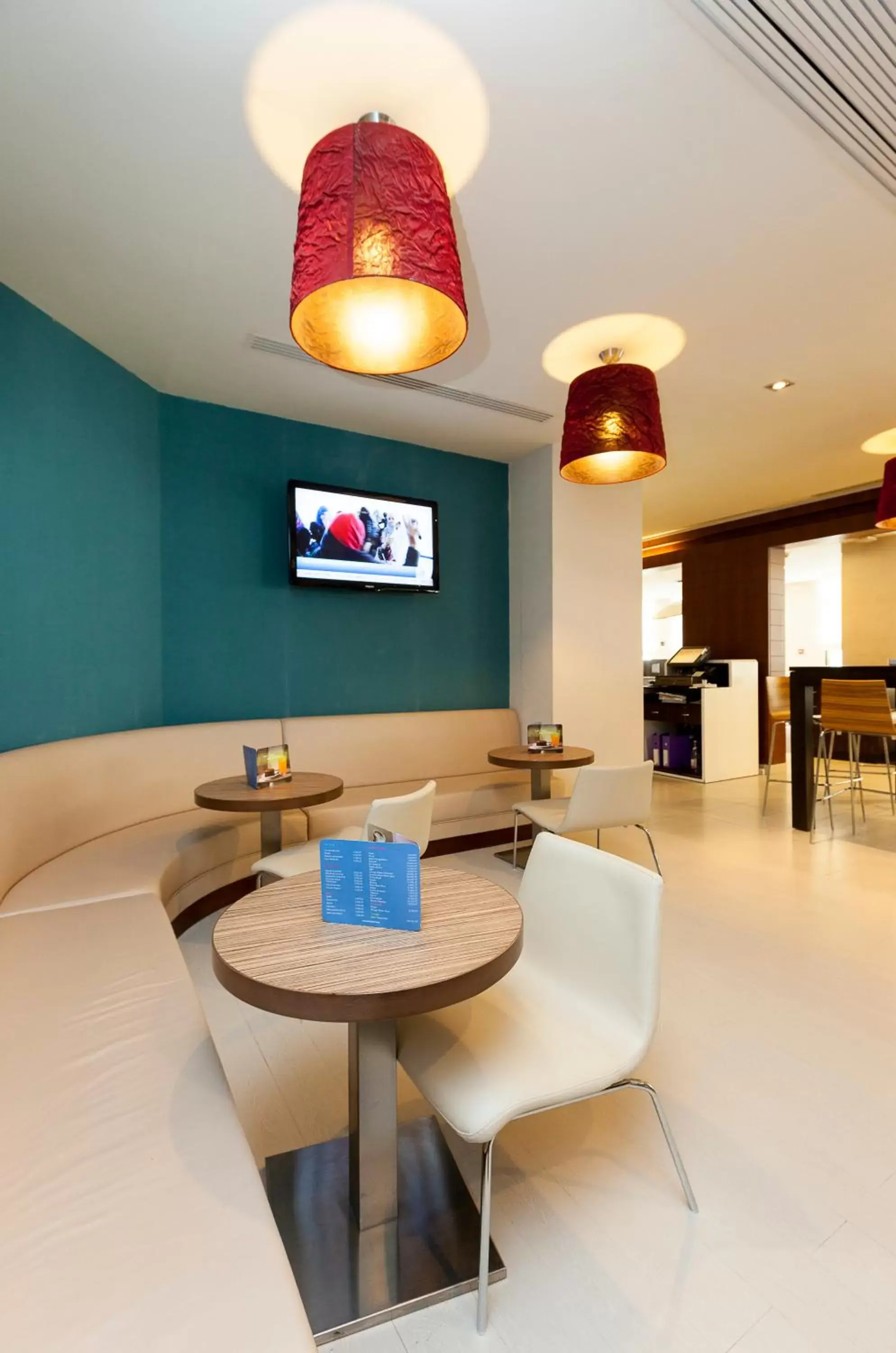 Lounge or bar, Dining Area in Ibis Tunis