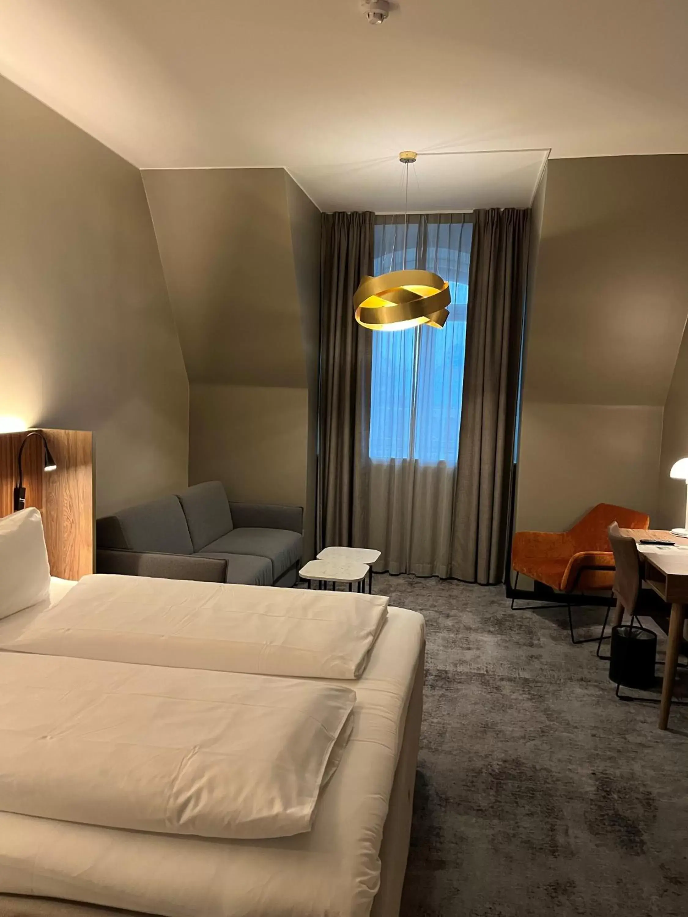 Photo of the whole room, Bed in Karl Johan Hotel