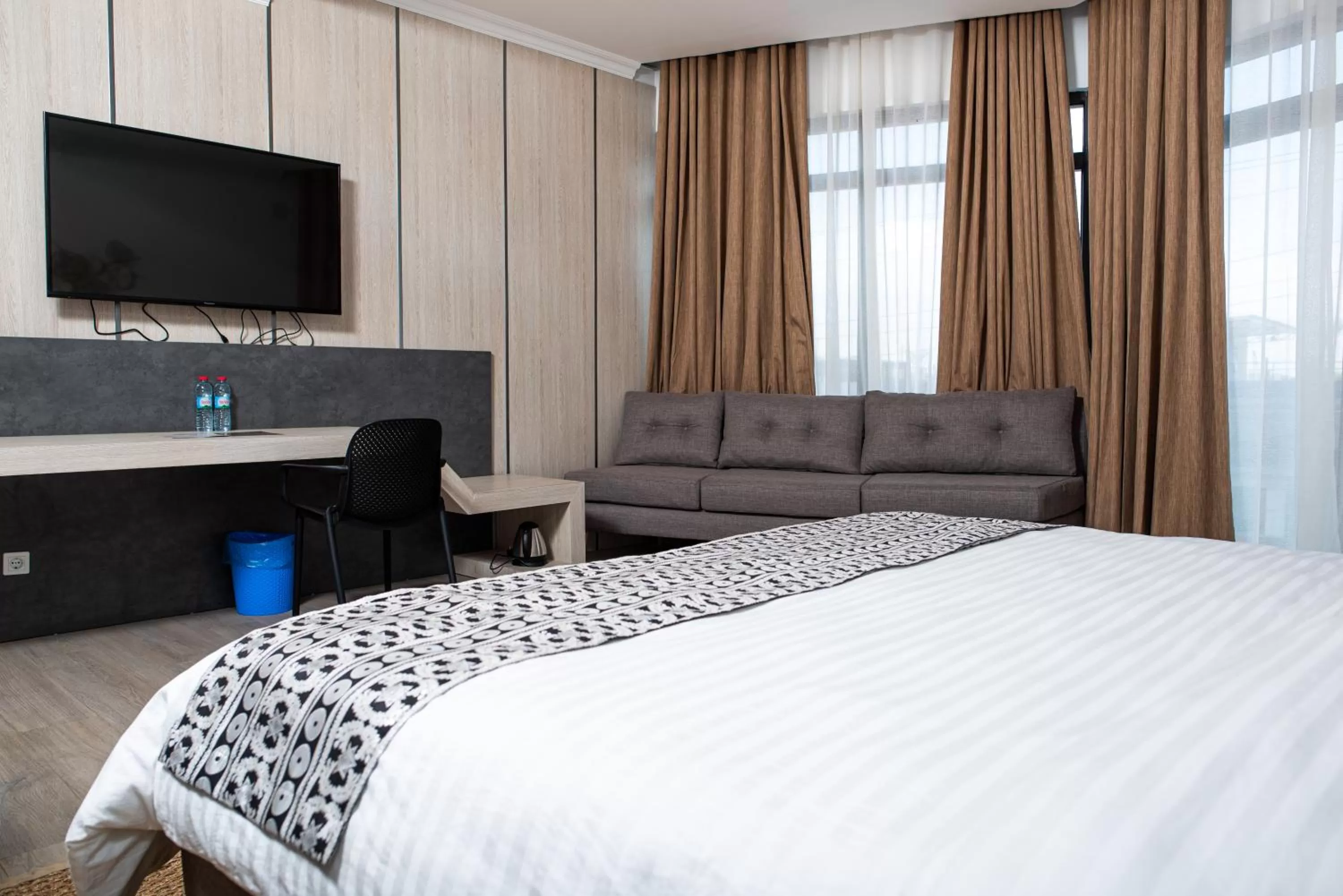 Bedroom, Bed in MERCURE HOTEL