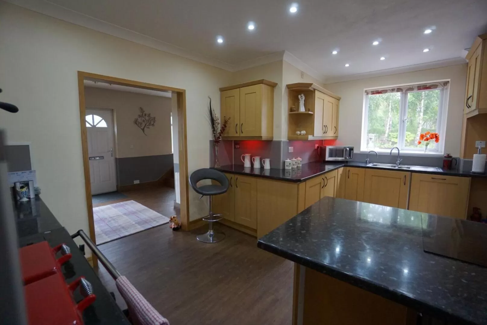 Kitchen or kitchenette in West View Lodge