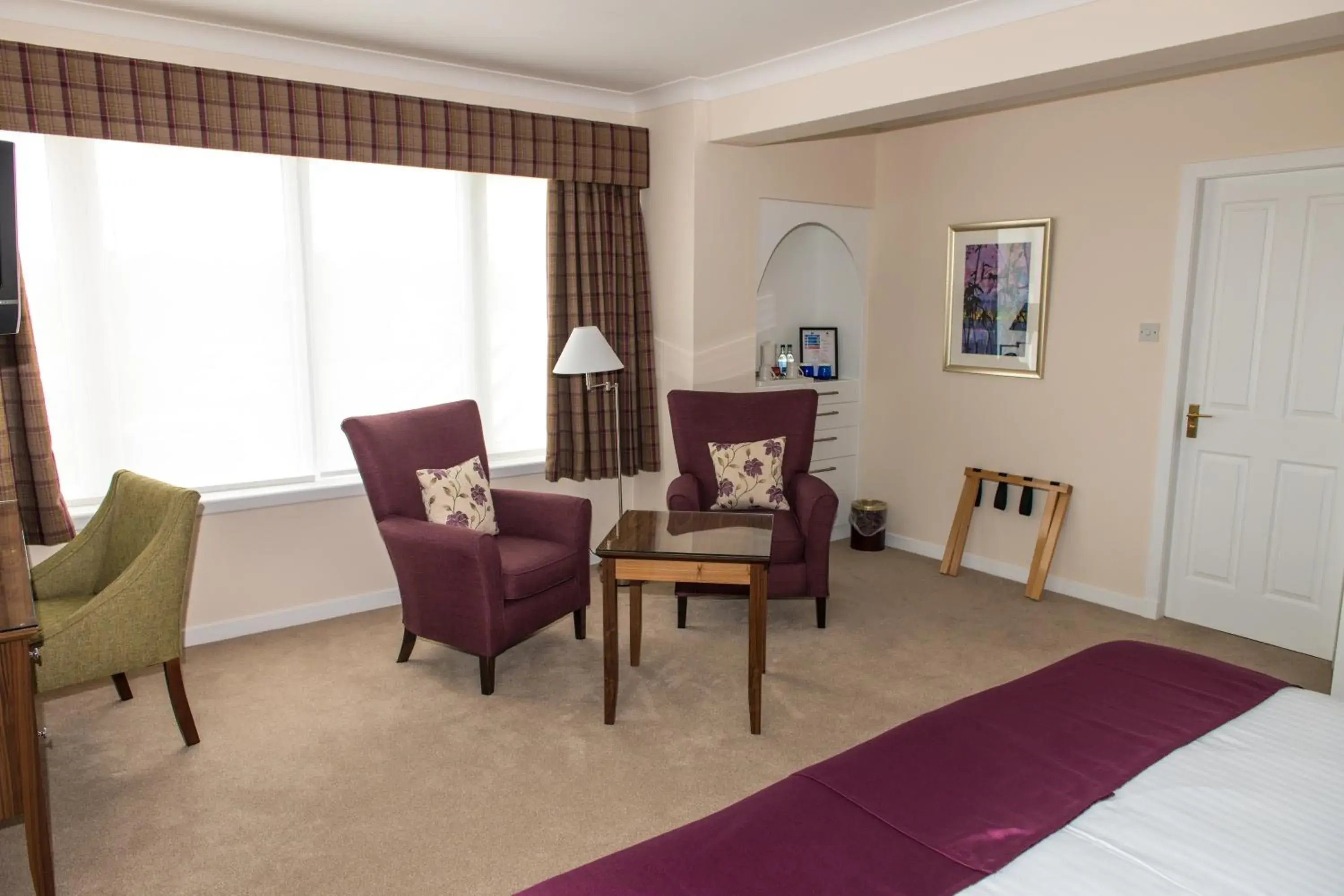 Bedroom, Seating Area in Links Hotel