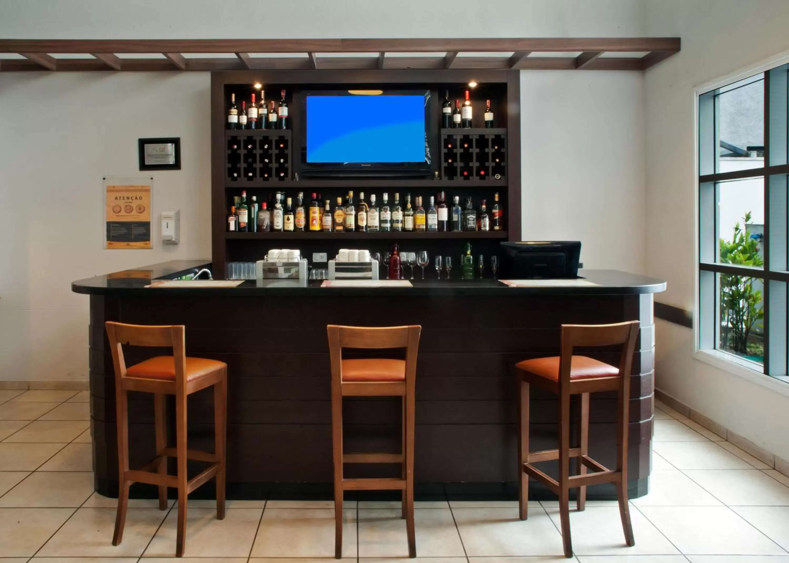Lounge or bar in Comfort Nova Paulista