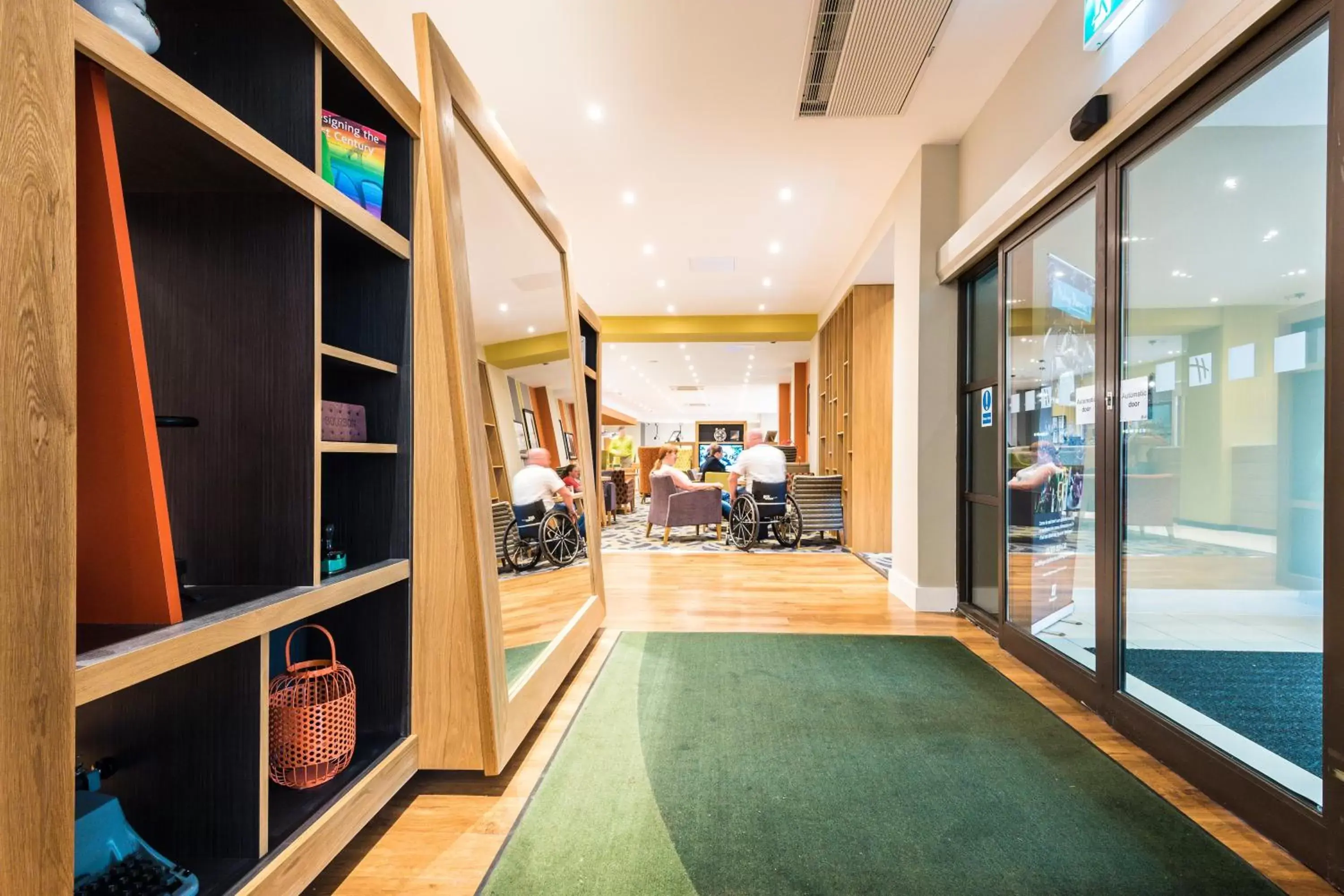 Property building in Holiday Inn Rotherham-Sheffield M1,Jct.33 by IHG Property building in Holiday Inn Rotherham-Sheffield M1,Jct.33 by IHG