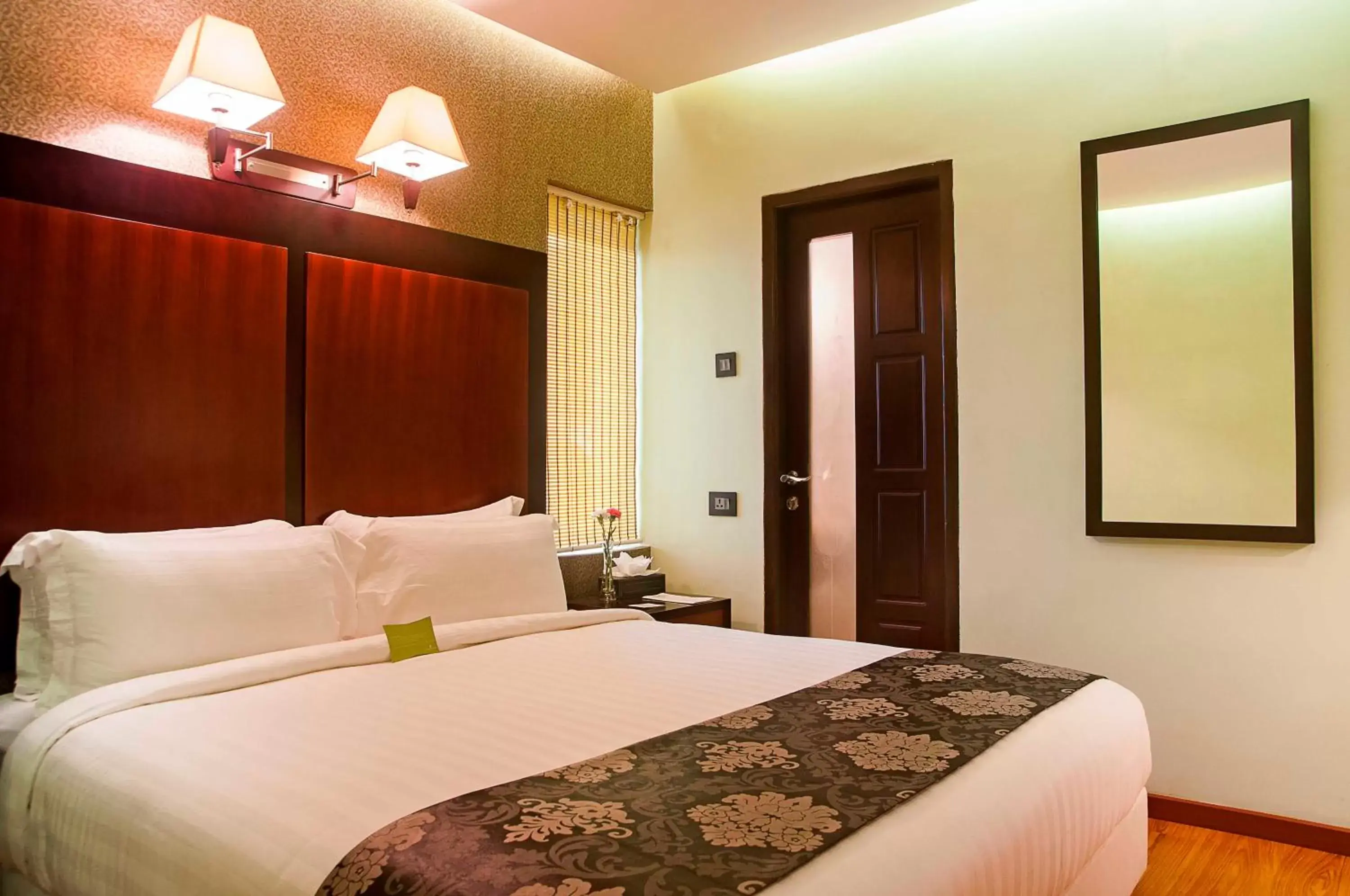 Bed in Park Avenue Hotel (Near US Consulate & Sankara Nethralaya Hospital)
