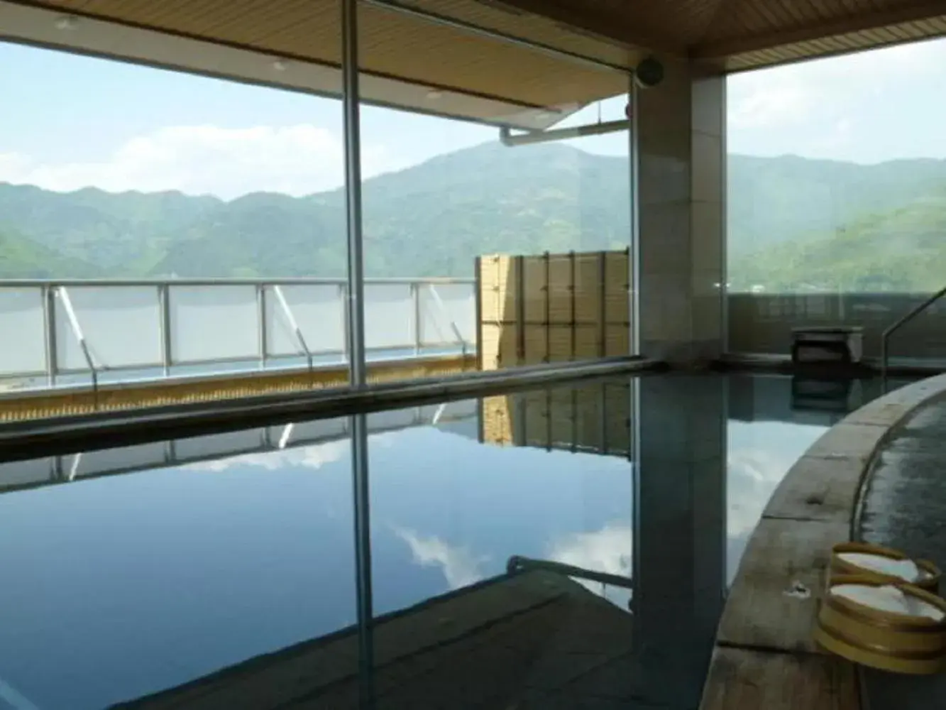 Hot Spring Bath, Swimming Pool in Lakeland Hotel Mizunosato