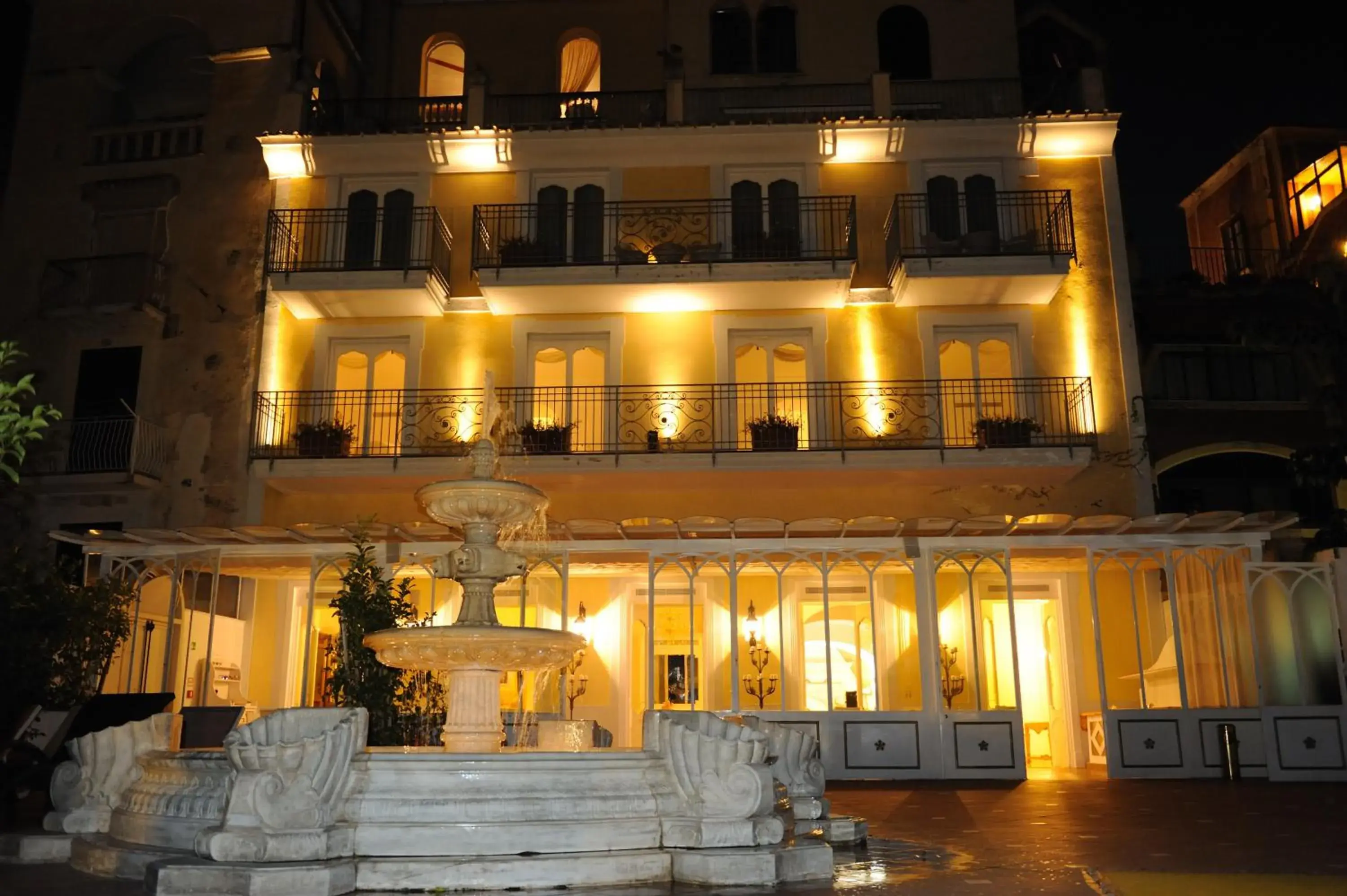 Facade/entrance, Property Building in Hotel Villa Fraulo