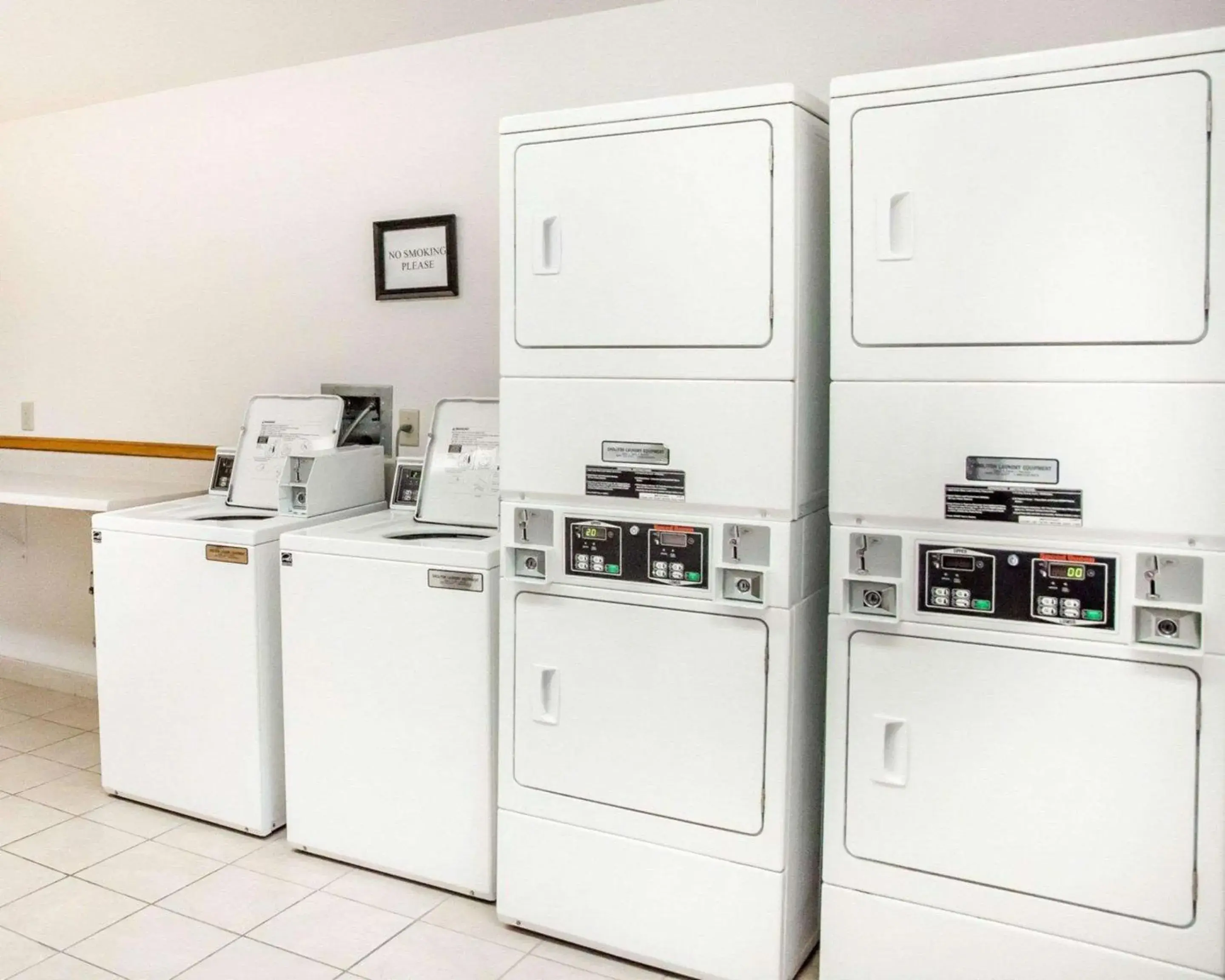 Other, Kitchen/Kitchenette in Suburban Studios Dayton-WP AFB