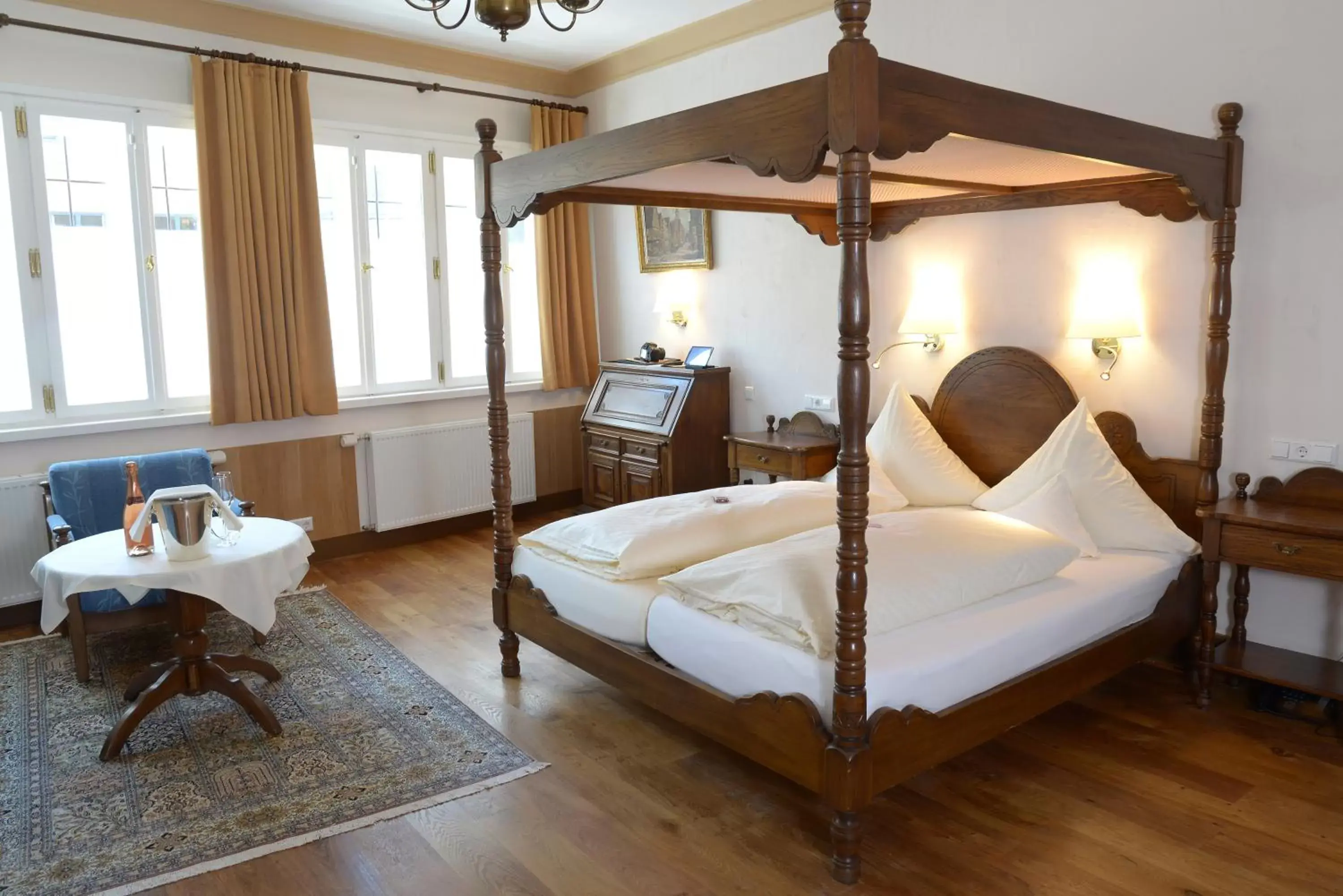 Photo of the whole room, Bed in Hotel Deutsches Haus