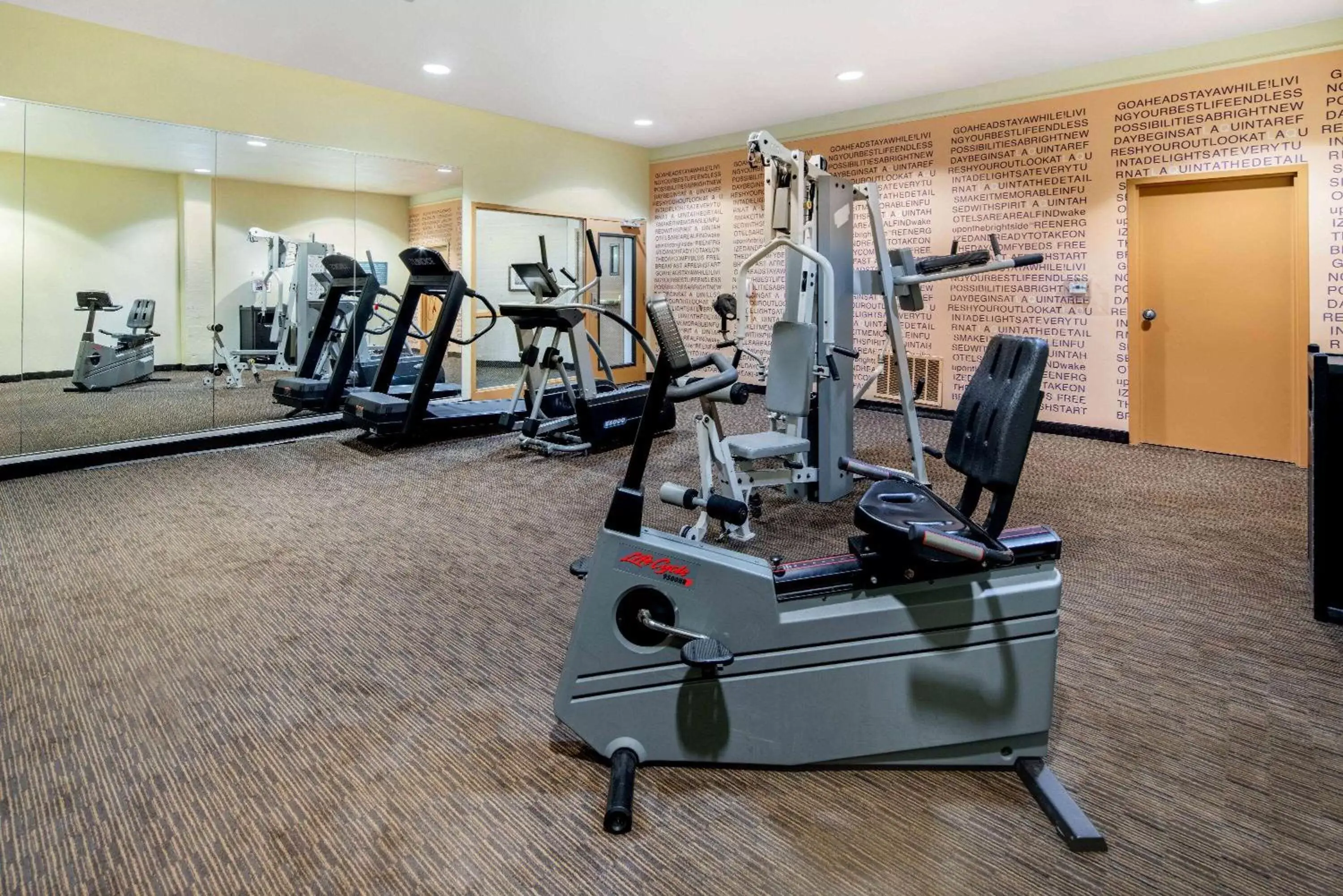 Fitness centre/facilities in La Quinta Inn & Suites by Wyndham Irvine Spectrum Fitness centre/facilities in La Quinta Inn & Suites by Wyndham Irvine Spectrum
