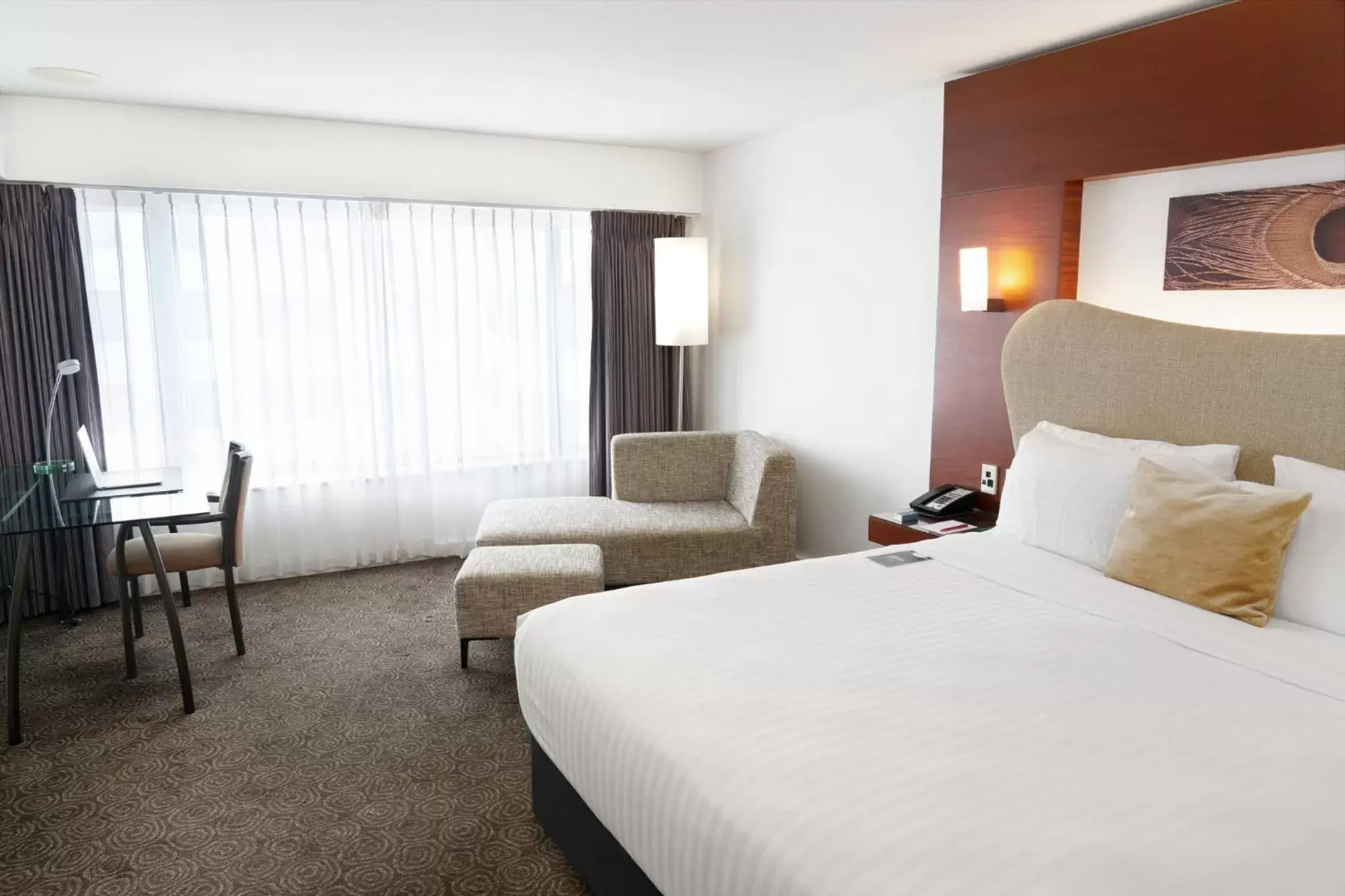 Photo of the whole room, Bed in Crowne Plaza Auckland, an IHG Hotel