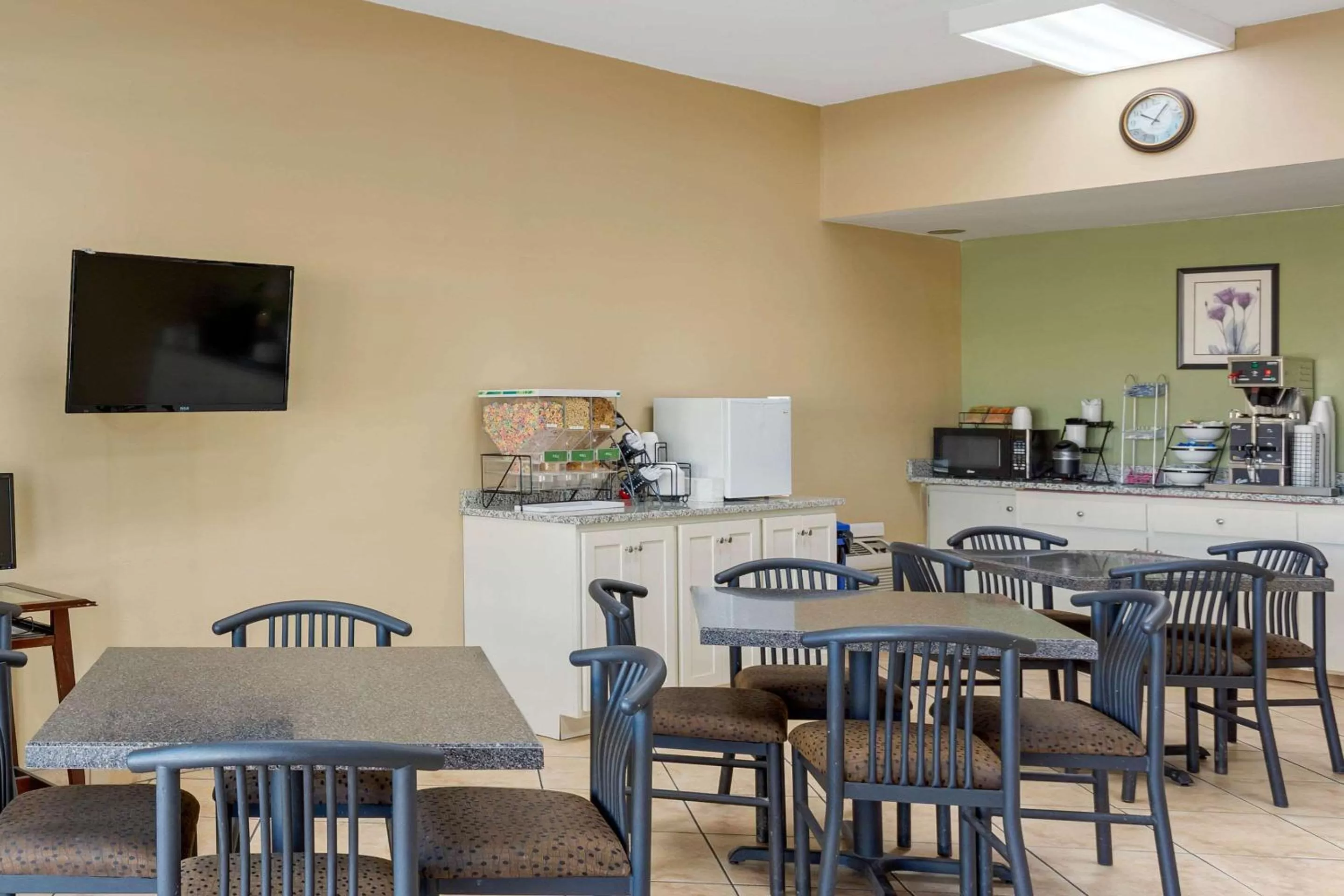 Restaurant/places to eat in Econo Lodge Belton - Kansas City South