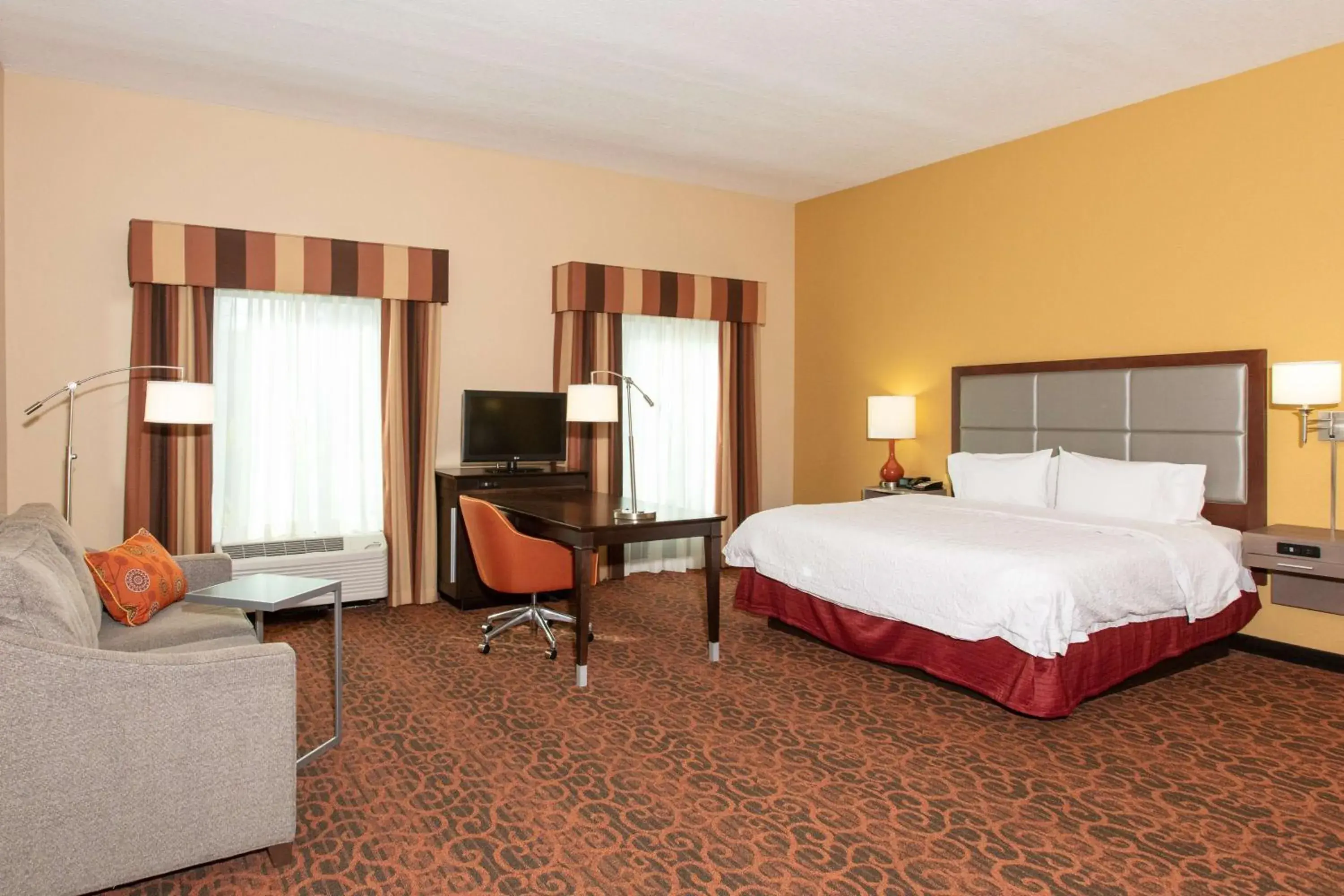 Bedroom, Bed in Hampton Inn & Suites Jacksonville-Airport