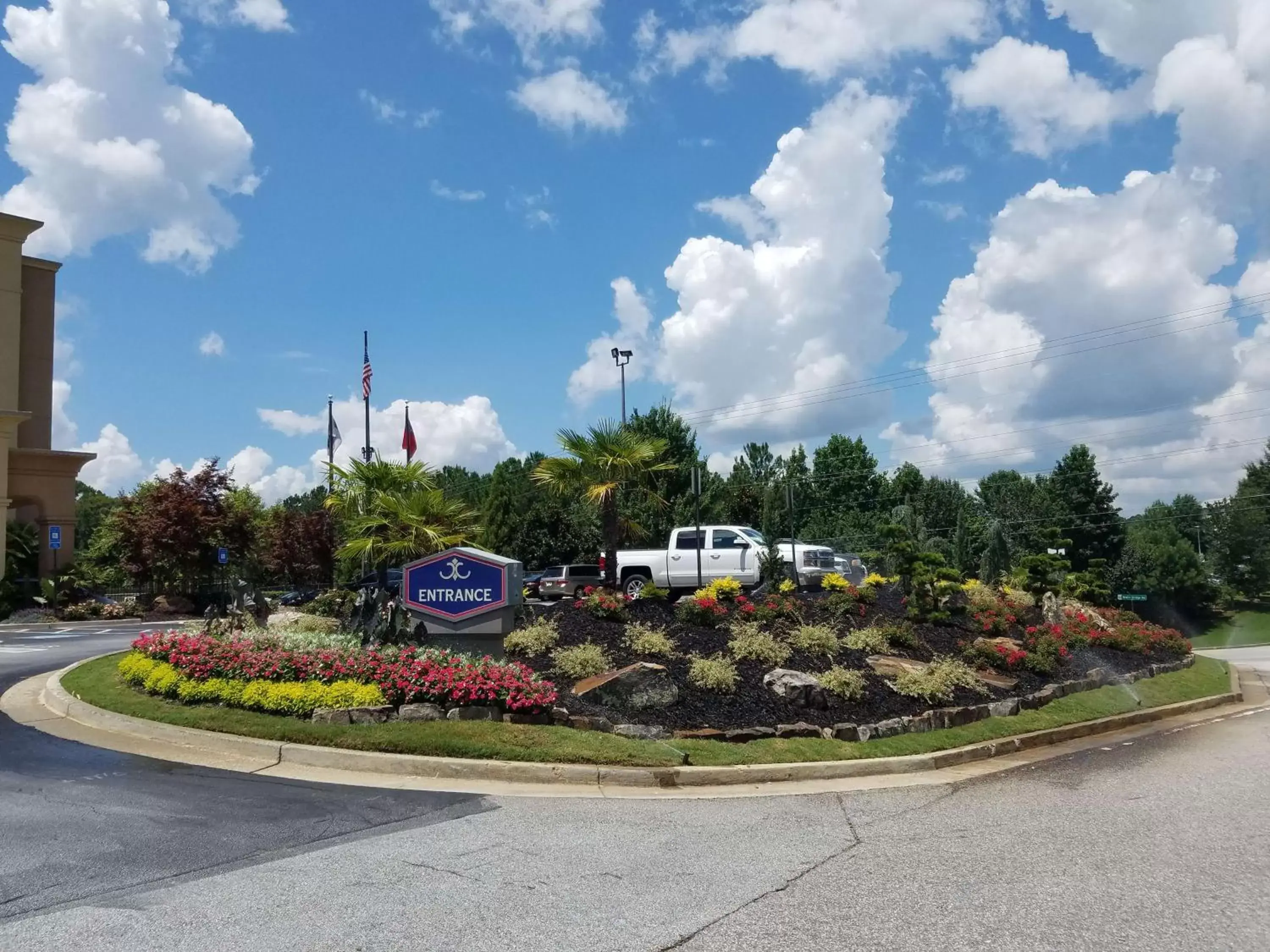 Property building in Hampton Inn & Suites Atlanta-Six Flags