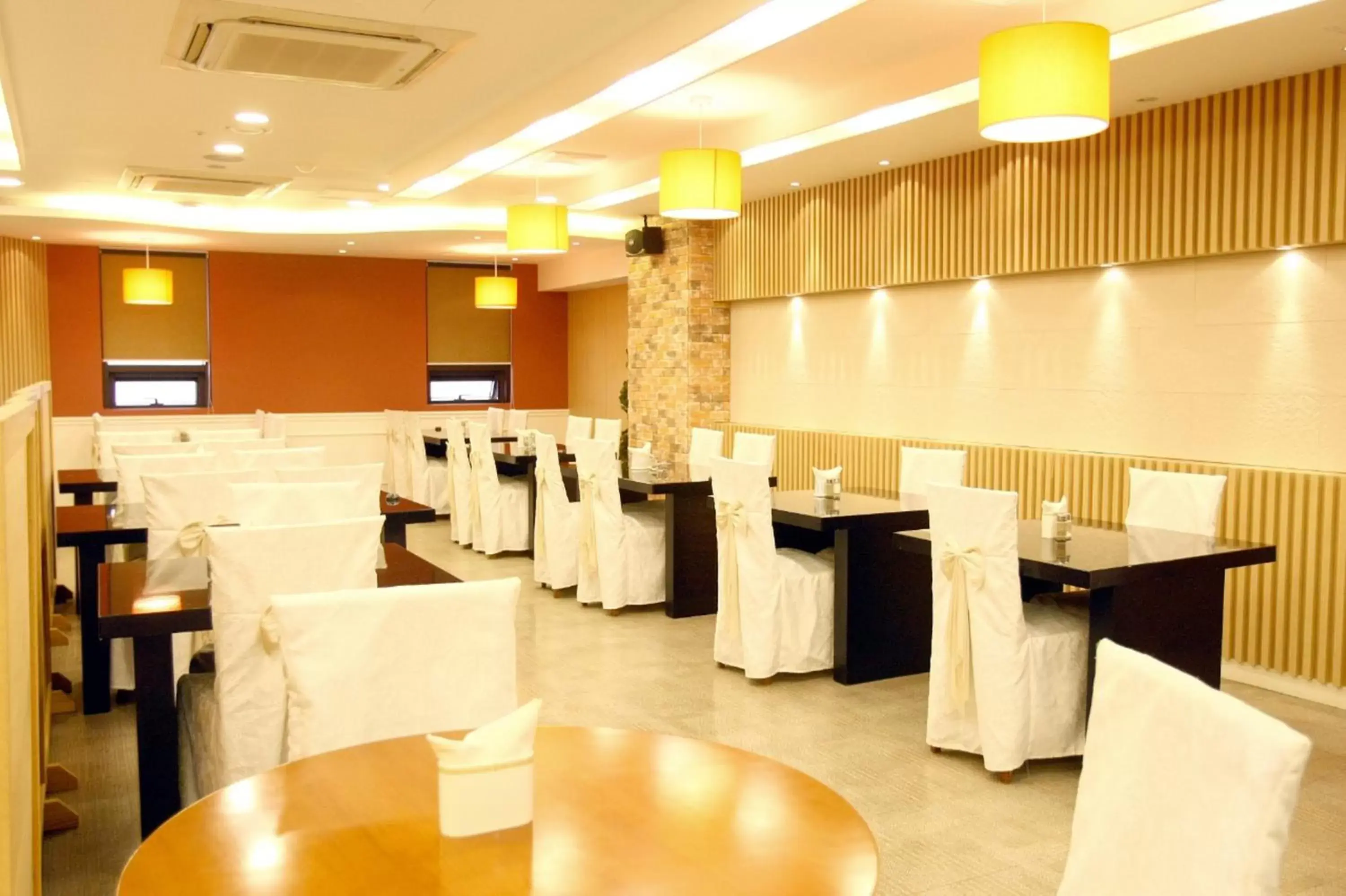 Meeting/conference room, Banquet Facilities in Sunset Business Hotel