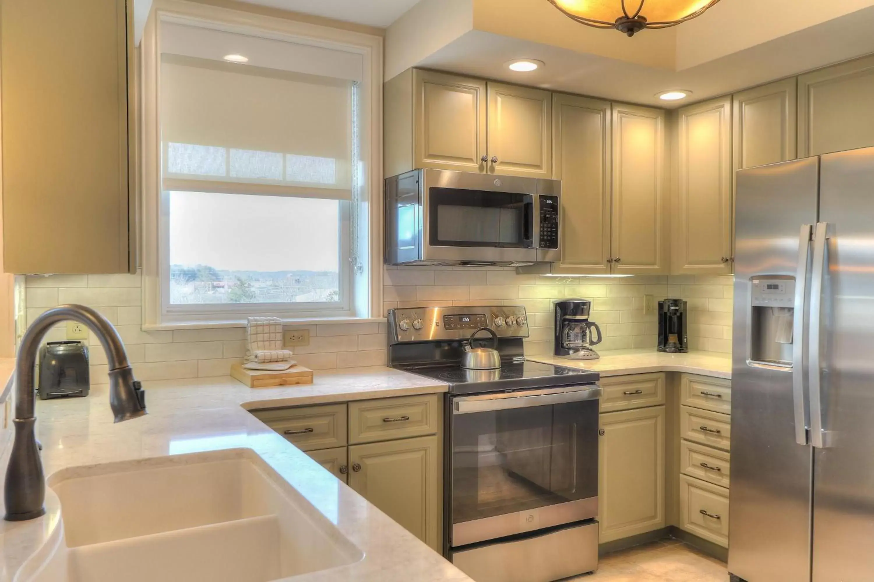 Kitchen/Kitchenette in RiverStone Resort & Spa