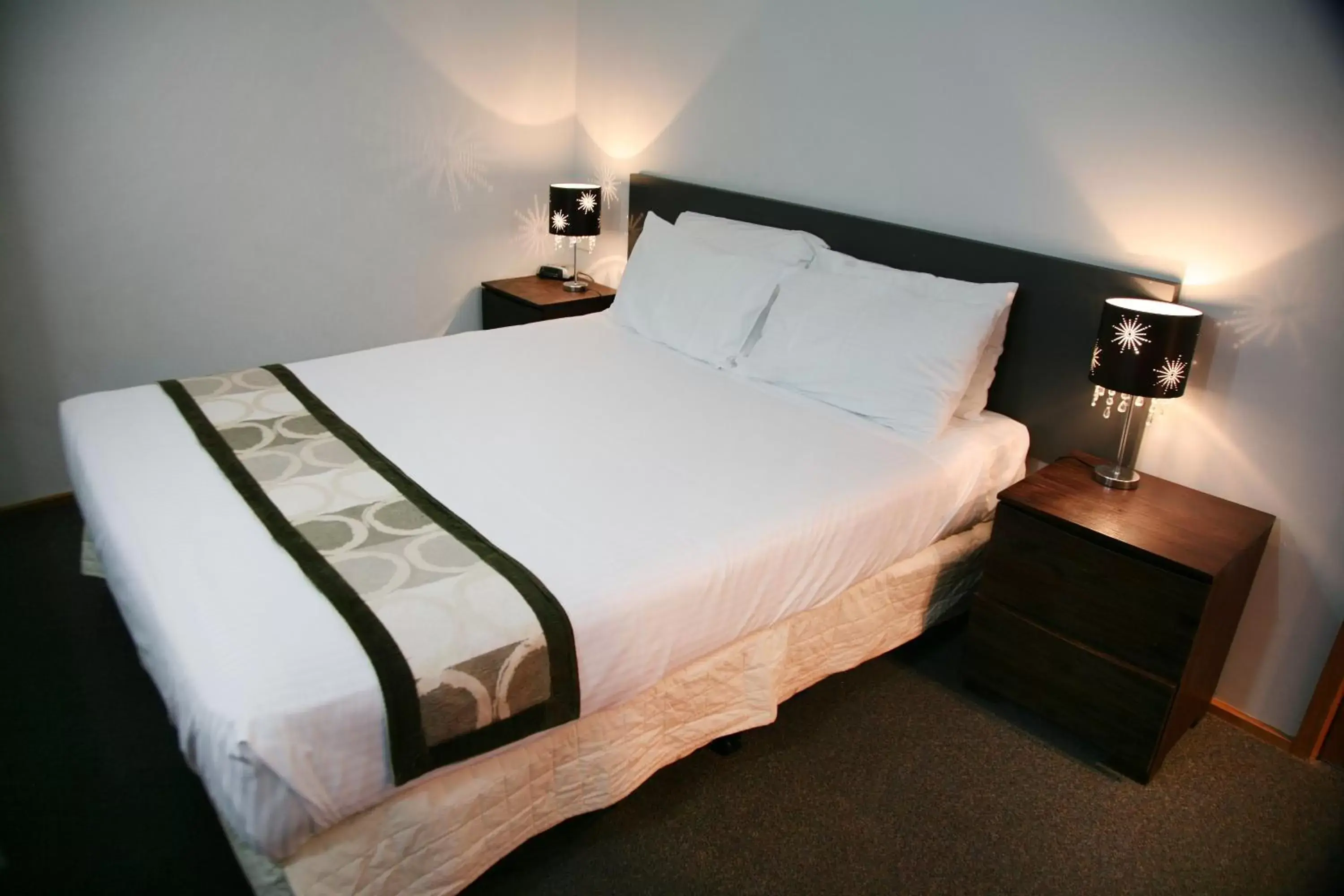 Bedroom, Bed in Footscray Motor Inn and Serviced Apartments