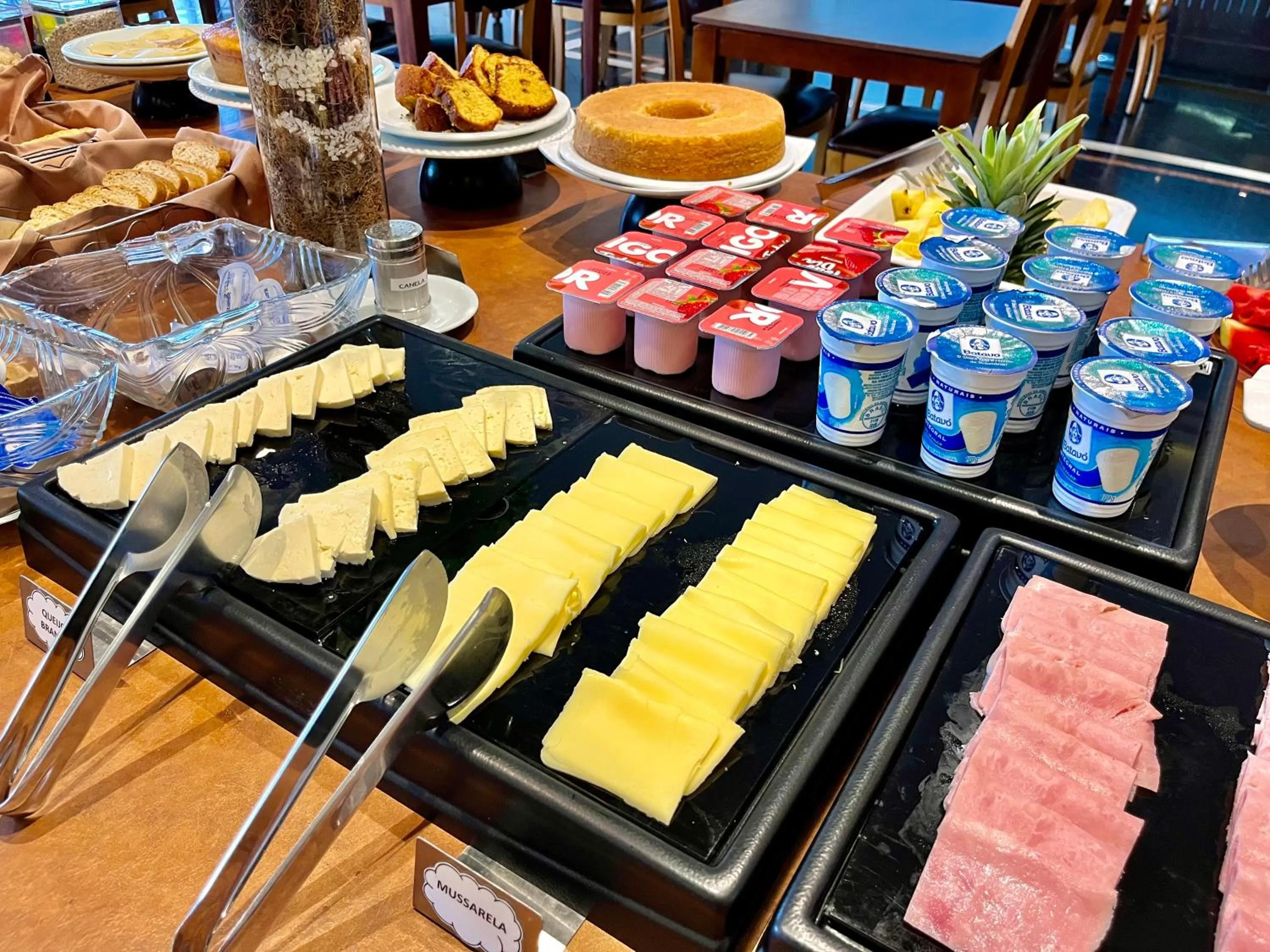 Food and drinks in ibis Styles Presidente Prudente Portal D'Oeste