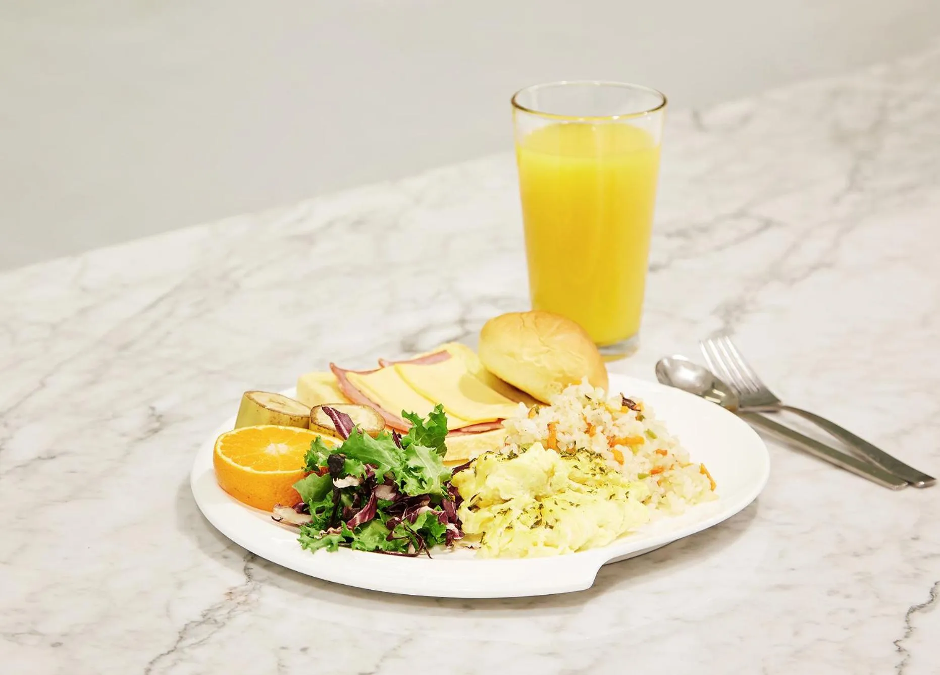 Food and drinks in H Avenue Hotel Idae Shinchon