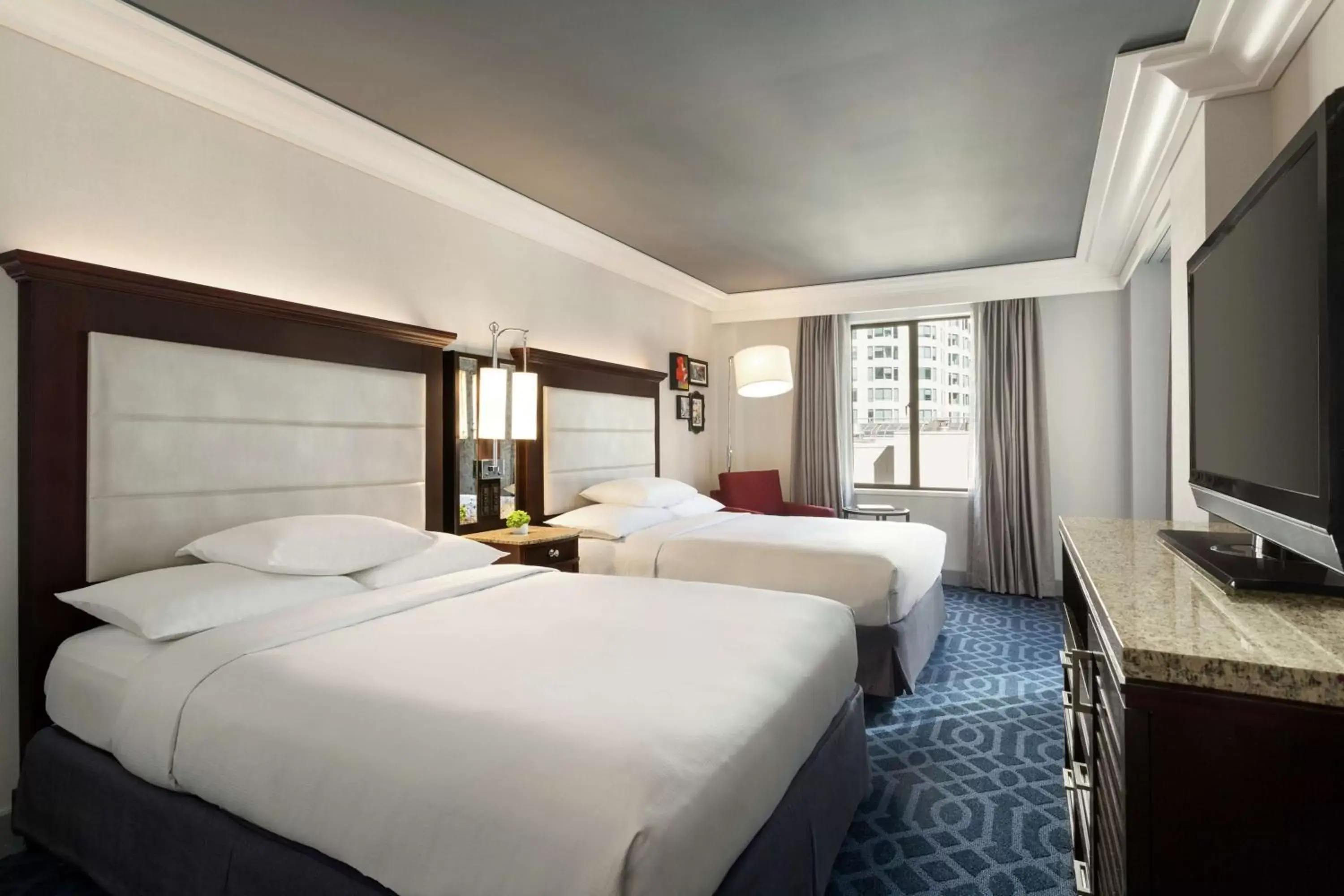 Deluxe Double Room with Two Double Beds - City View in Hilton Checkers Los Angeles